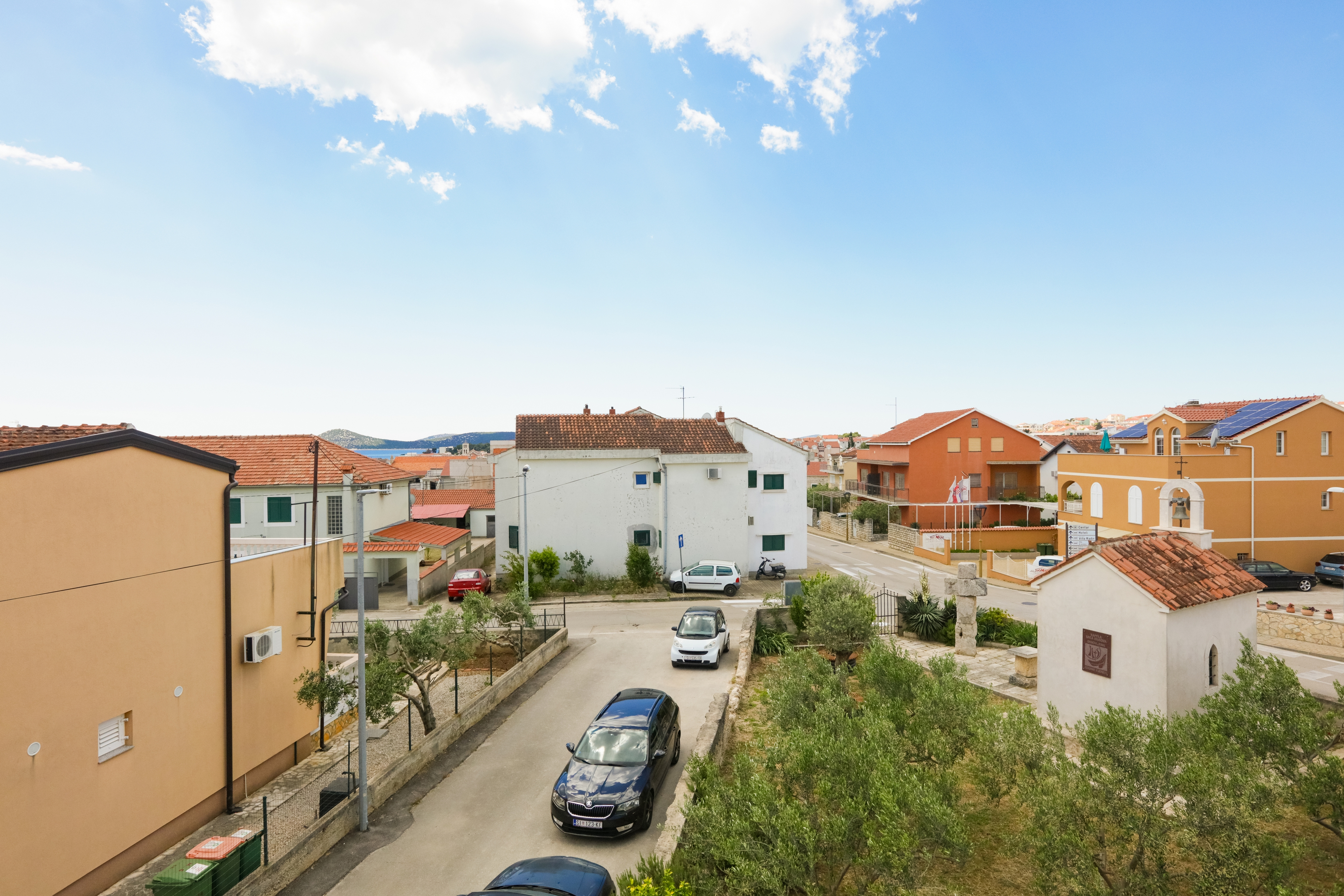 Dvosobni apartman s terasom Vodice  A-d