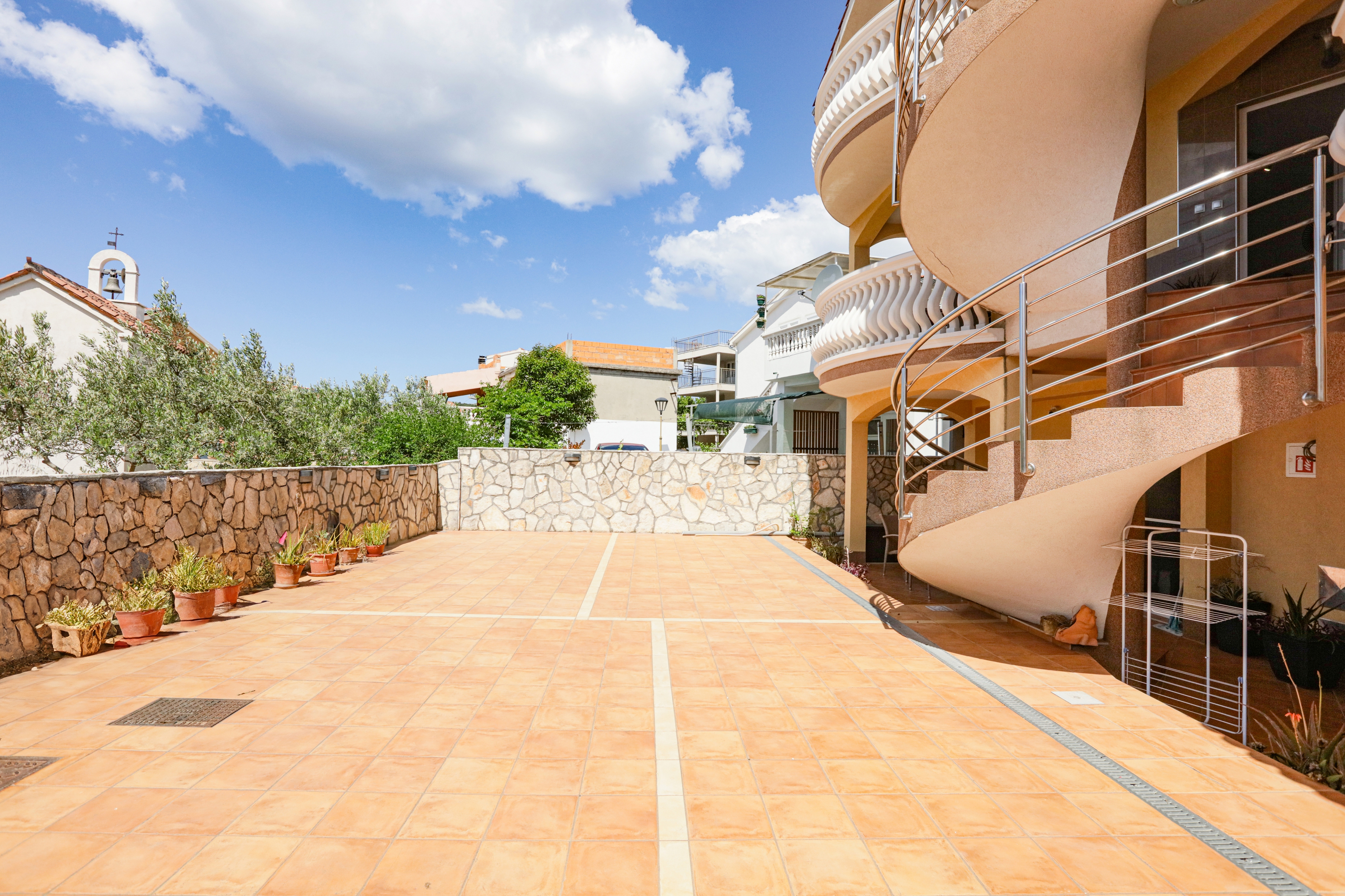 Dvosobni apartman s terasom Vodice  A-d