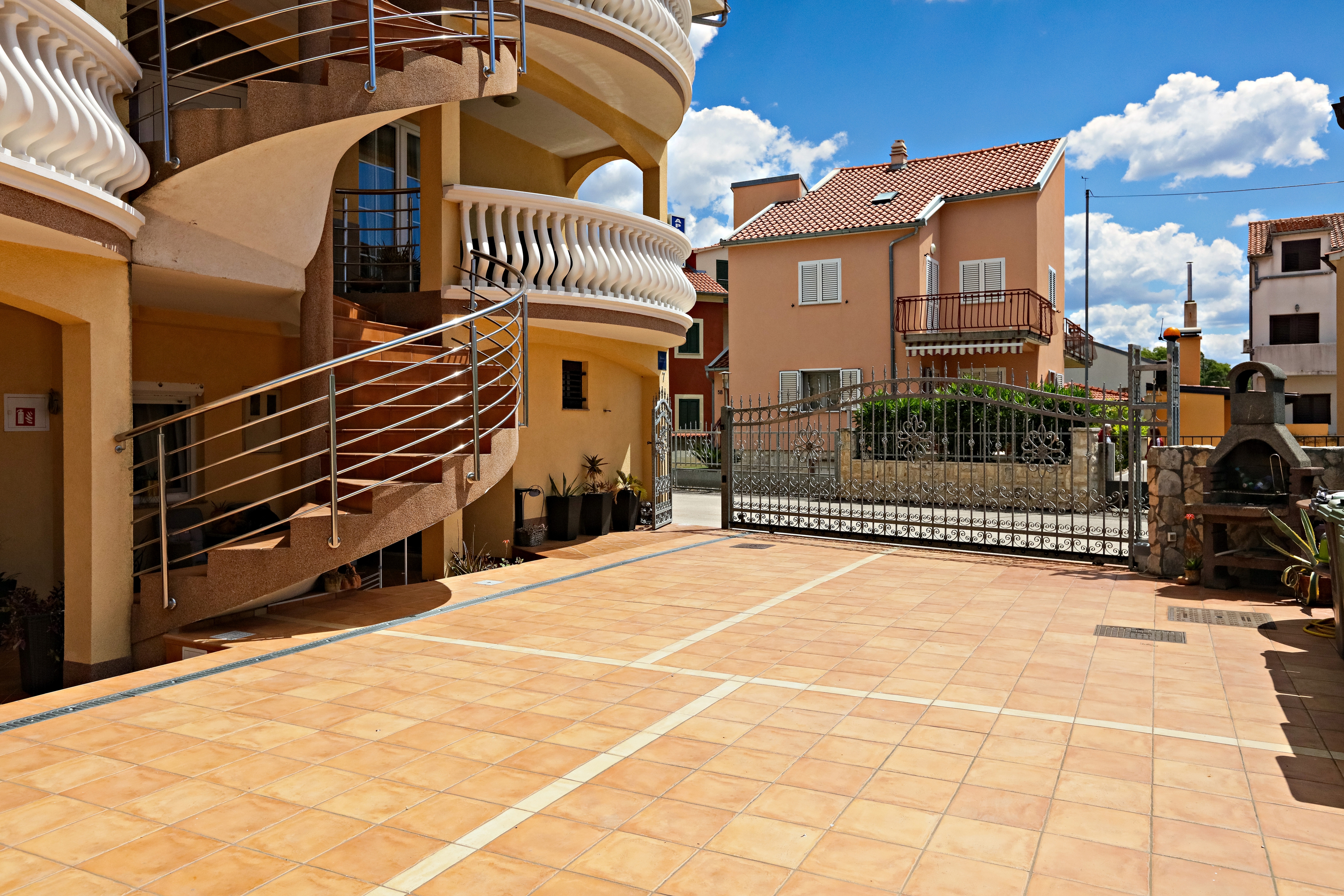 Dvosobni apartman s terasom Vodice  A-d