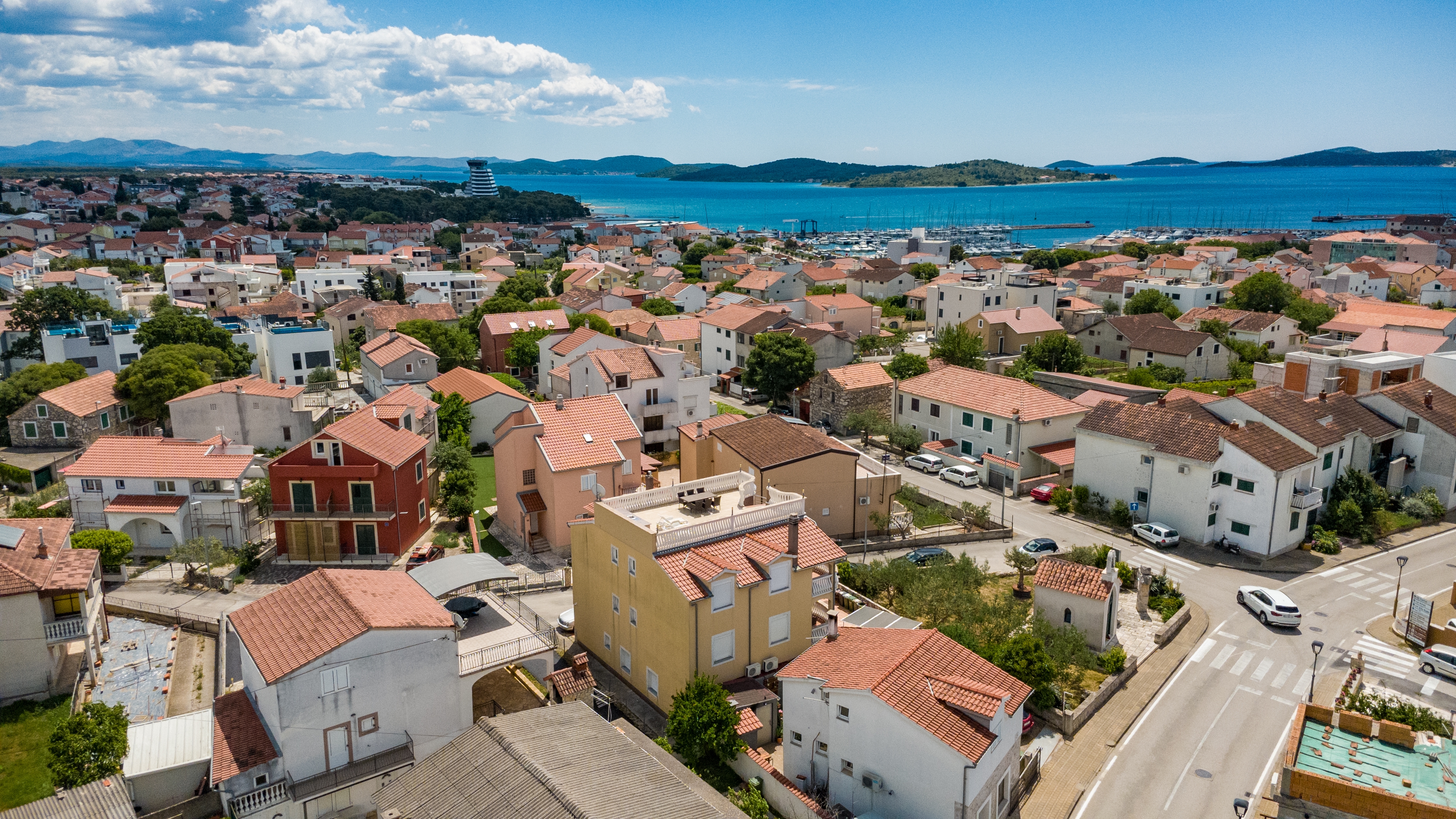 Dvosobni apartman s terasom Vodice  A-d