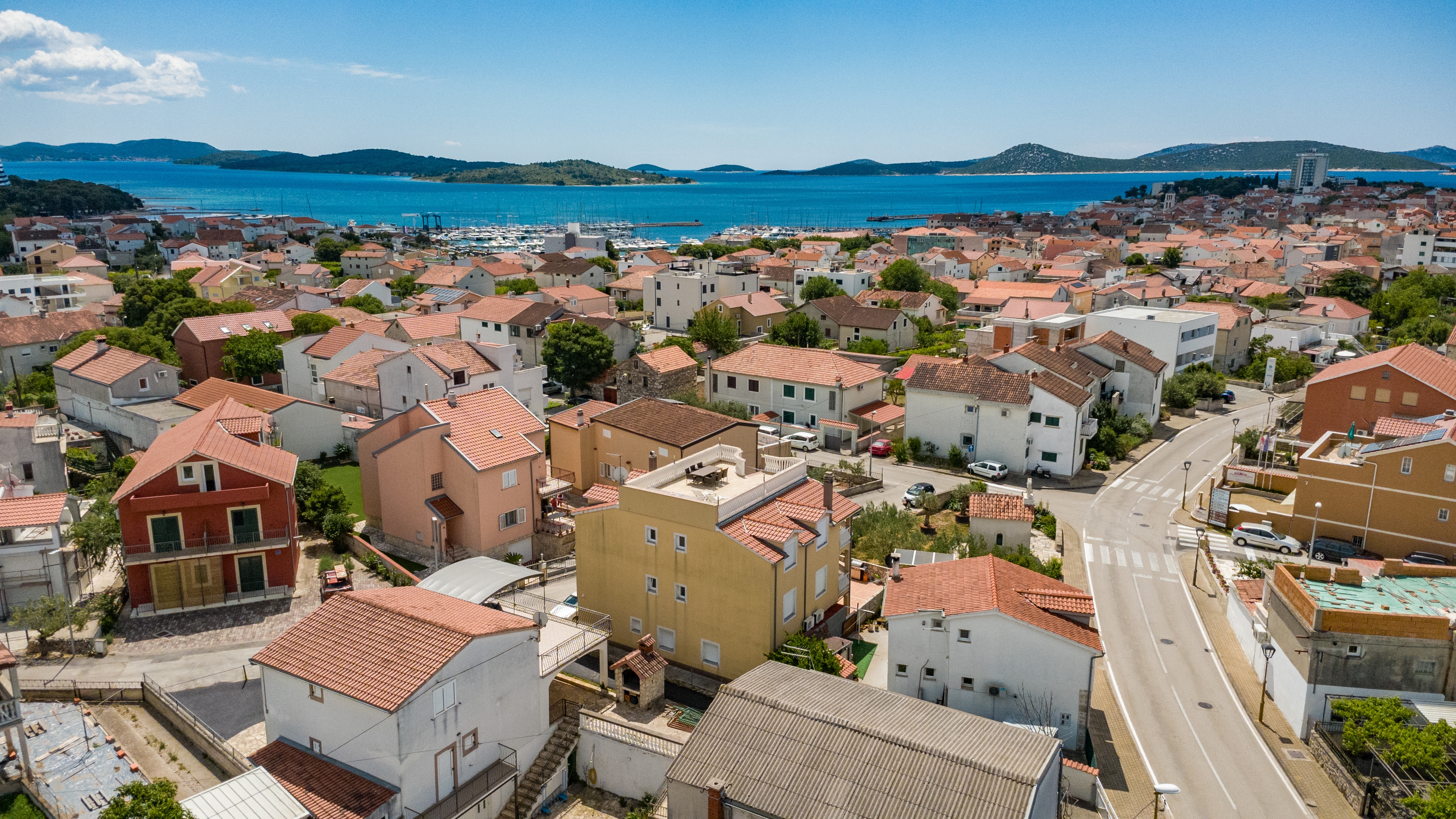 Dvosobni apartman s terasom Vodice  A-d