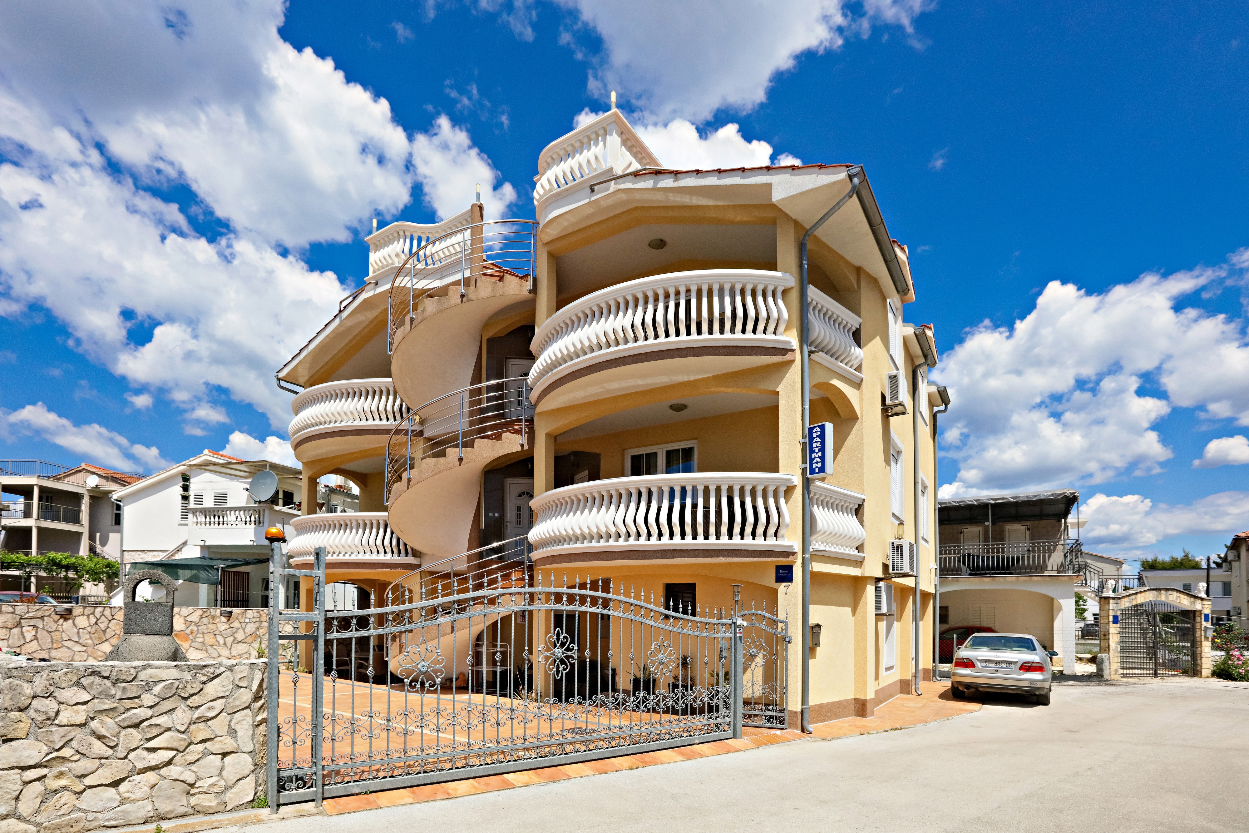 Dvosobni apartman s terasom Vodice  A-d