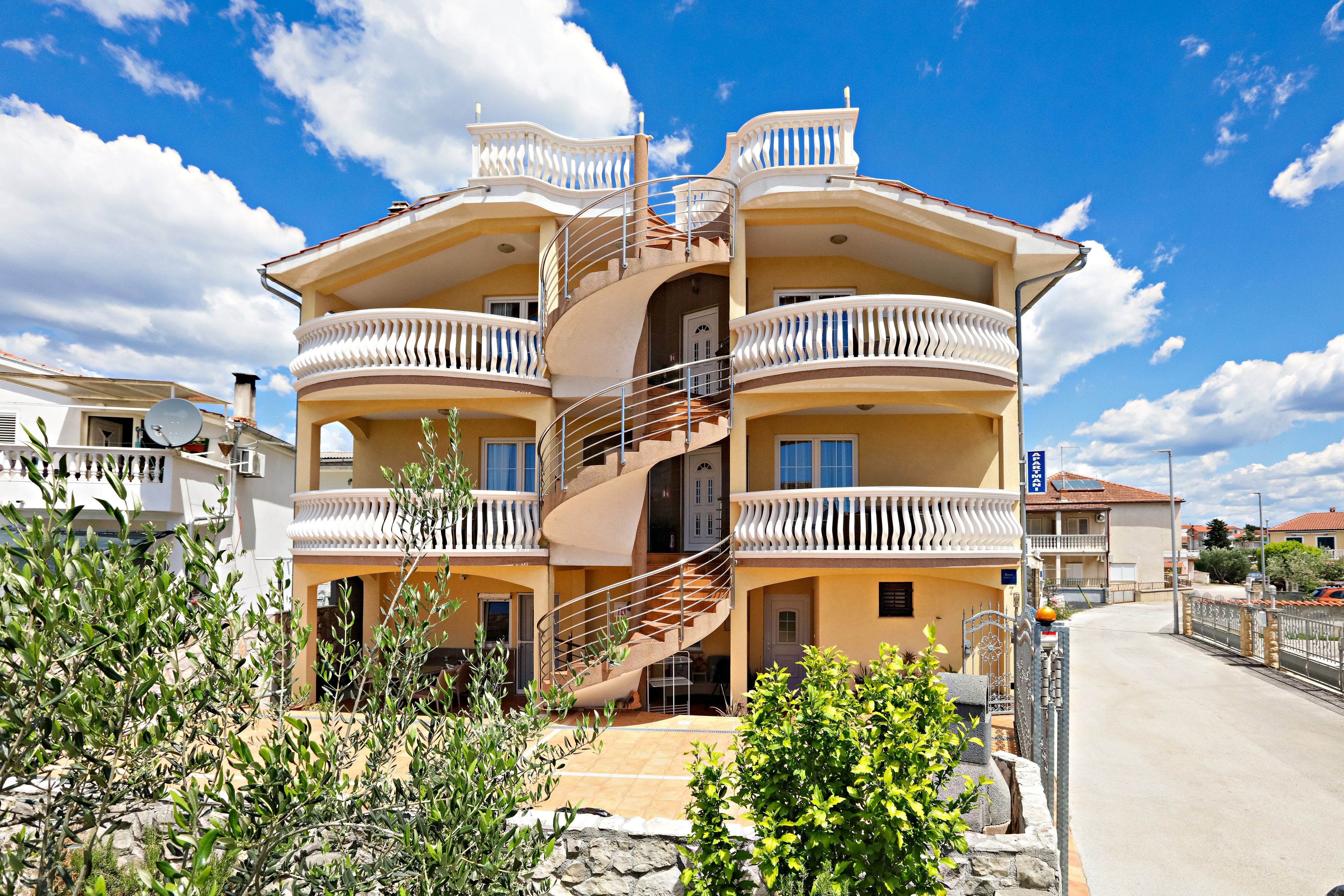 Dvosobni apartman s terasom Vodice  A-d