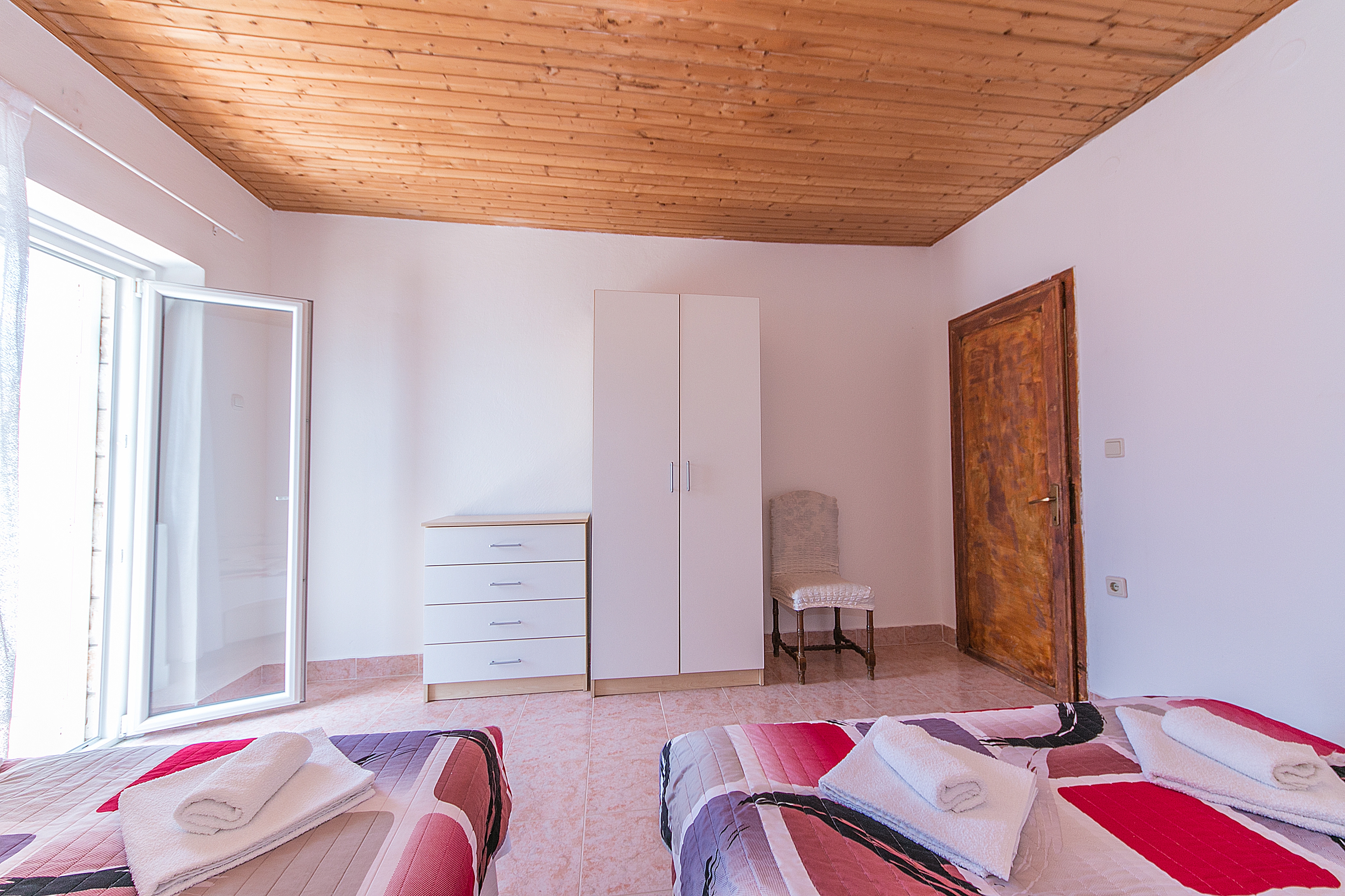 One bedroom apartment near beach Podaca, Makarska  A-a