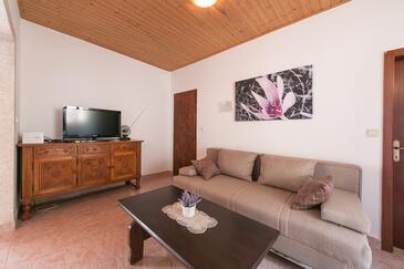 Podaca, Living room in the apartment, air condition available and WiFi.