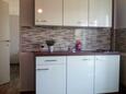 Pirovac, Keuken in the apartment, WiFi.