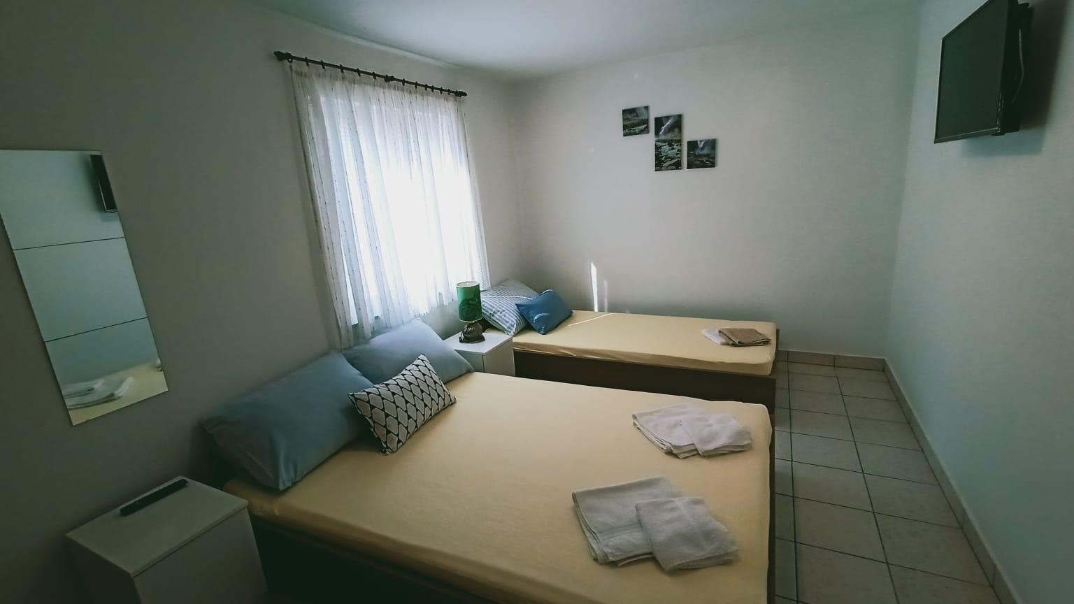 Two bedroom apartment with terrace Vinjerac, Zadar  A-a