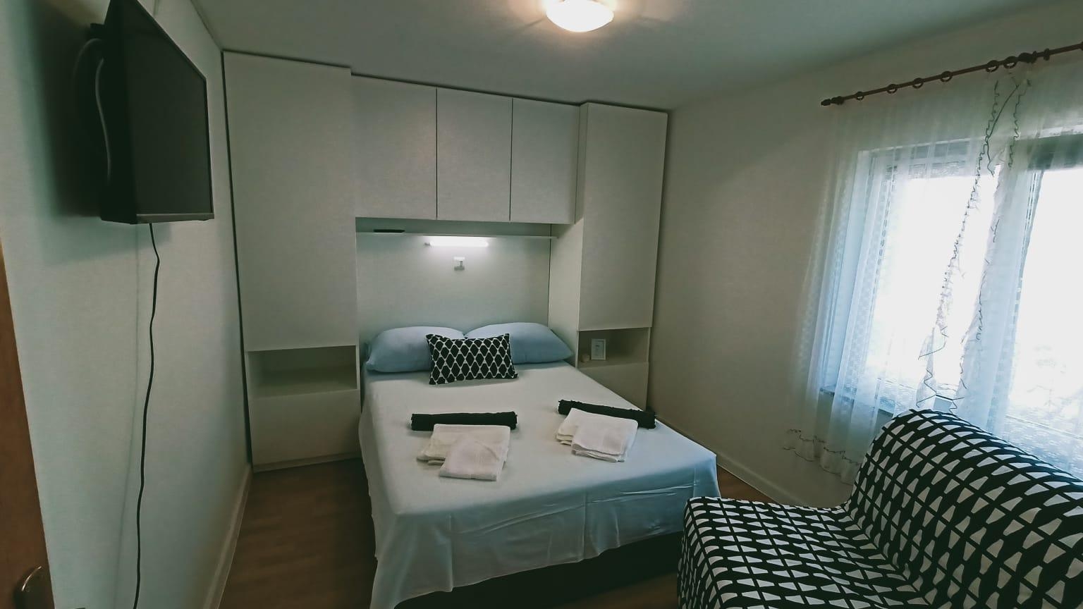 One bedroom apartment with terrace Vinjerac, Zadar  A-b