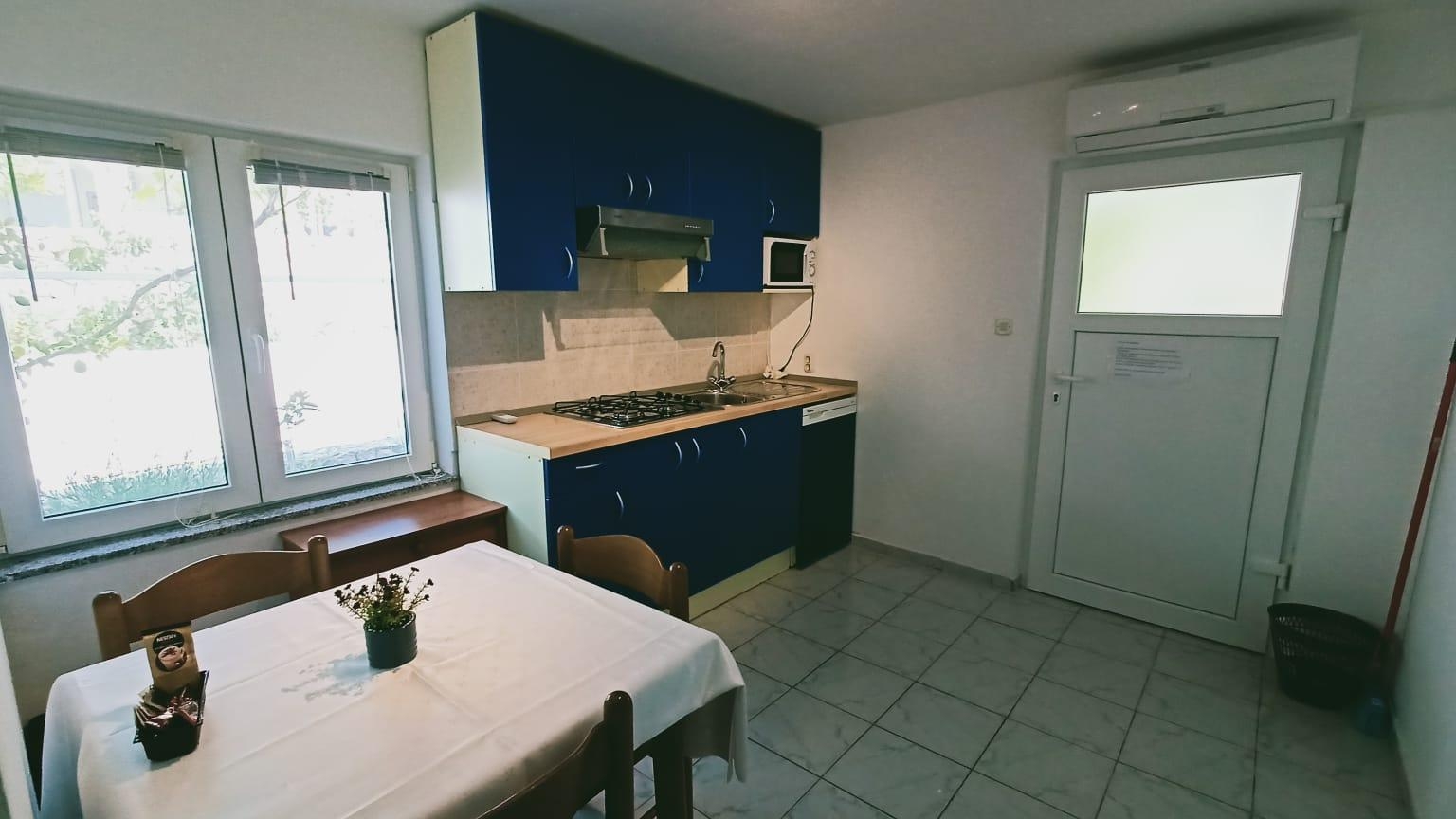 One bedroom apartment with terrace Vinjerac, Zadar  A-b