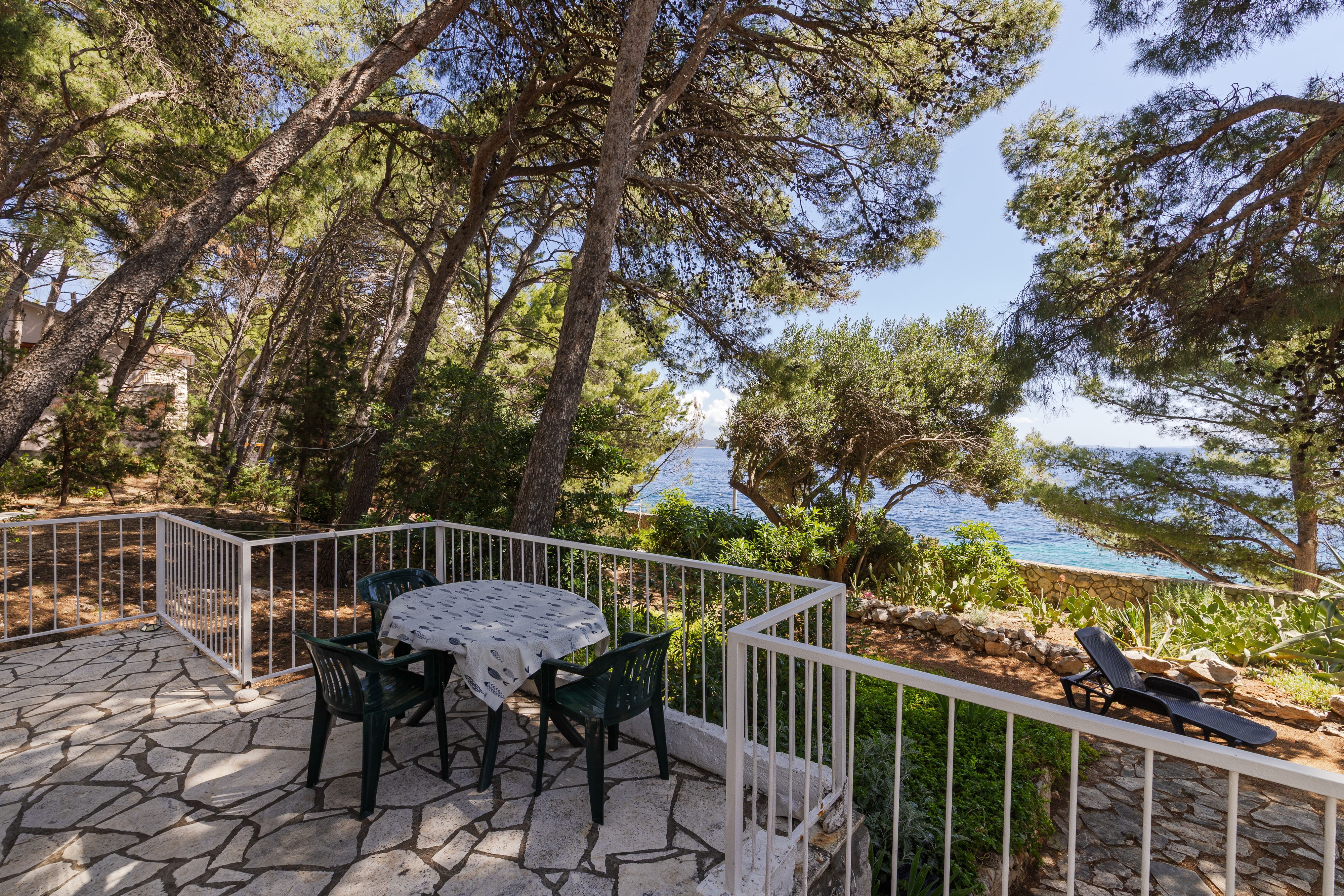 Two bedroom house near beach Ivan Dolac, Hvar  K