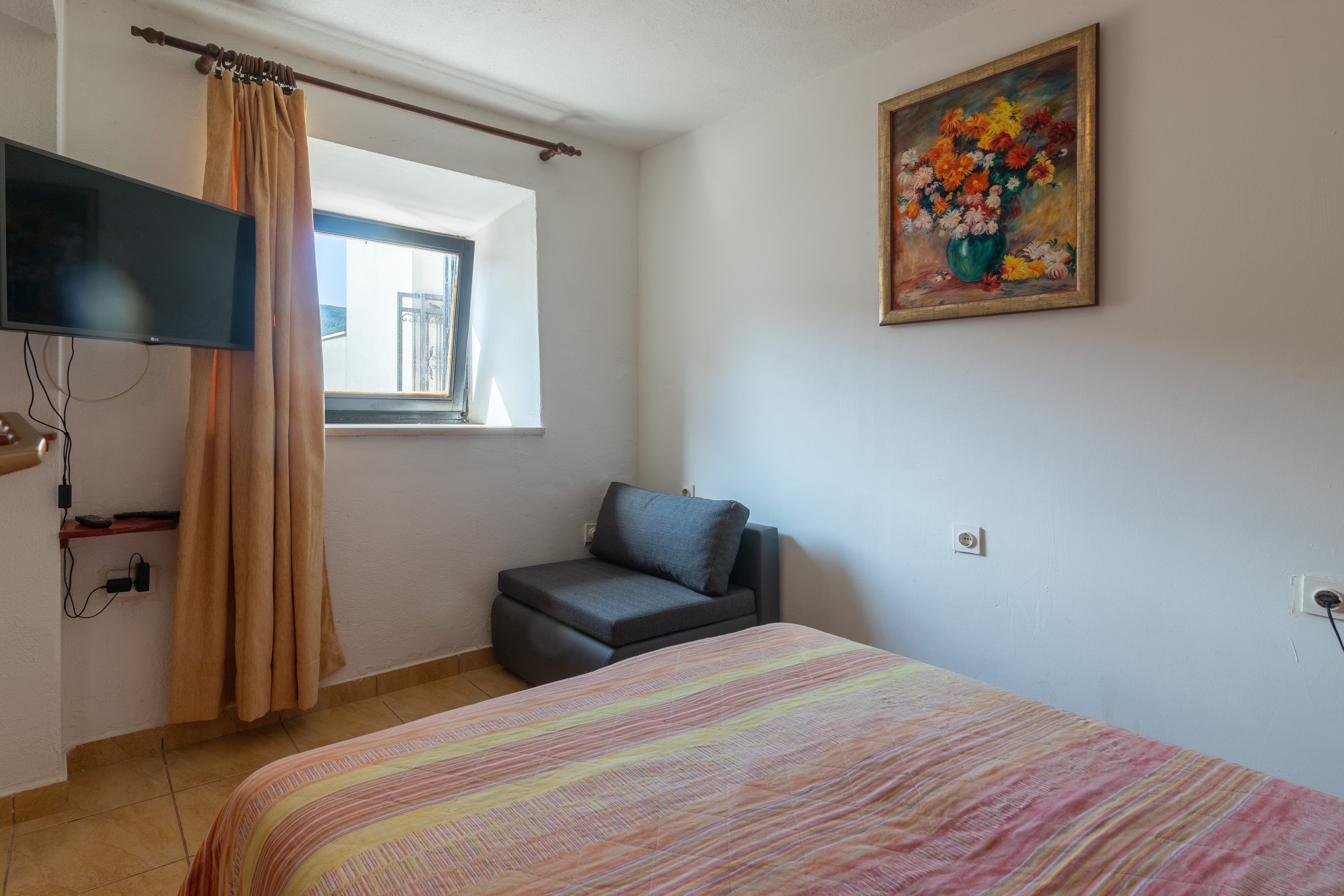Three bedroom house with terrace and sea view Pučišća, Brač  K