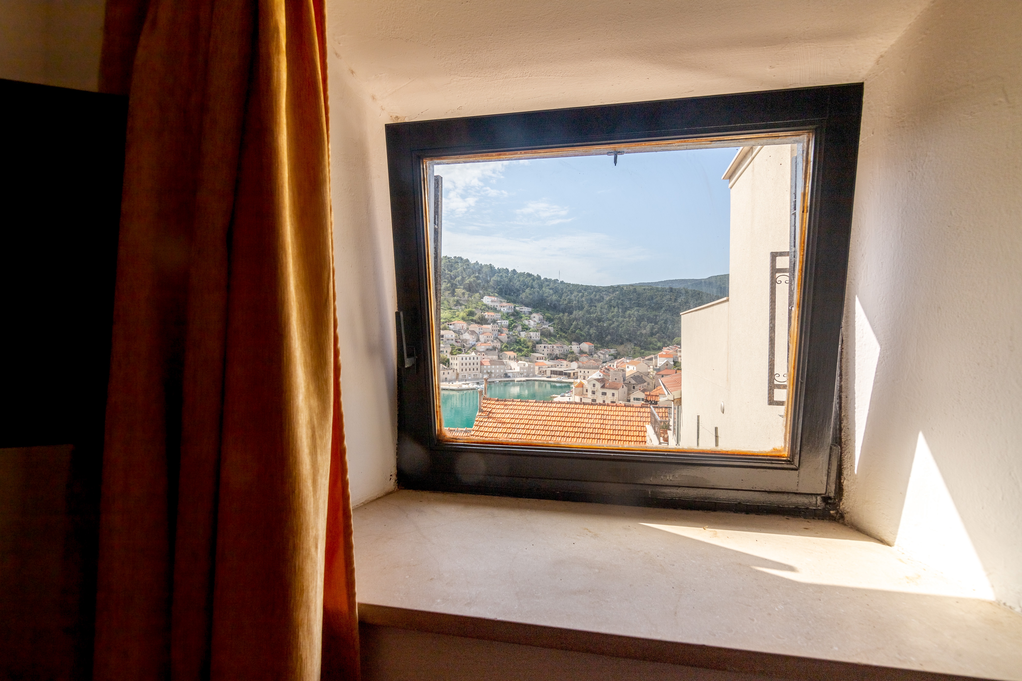 Three bedroom house with terrace and sea view Pučišća, Brač  K