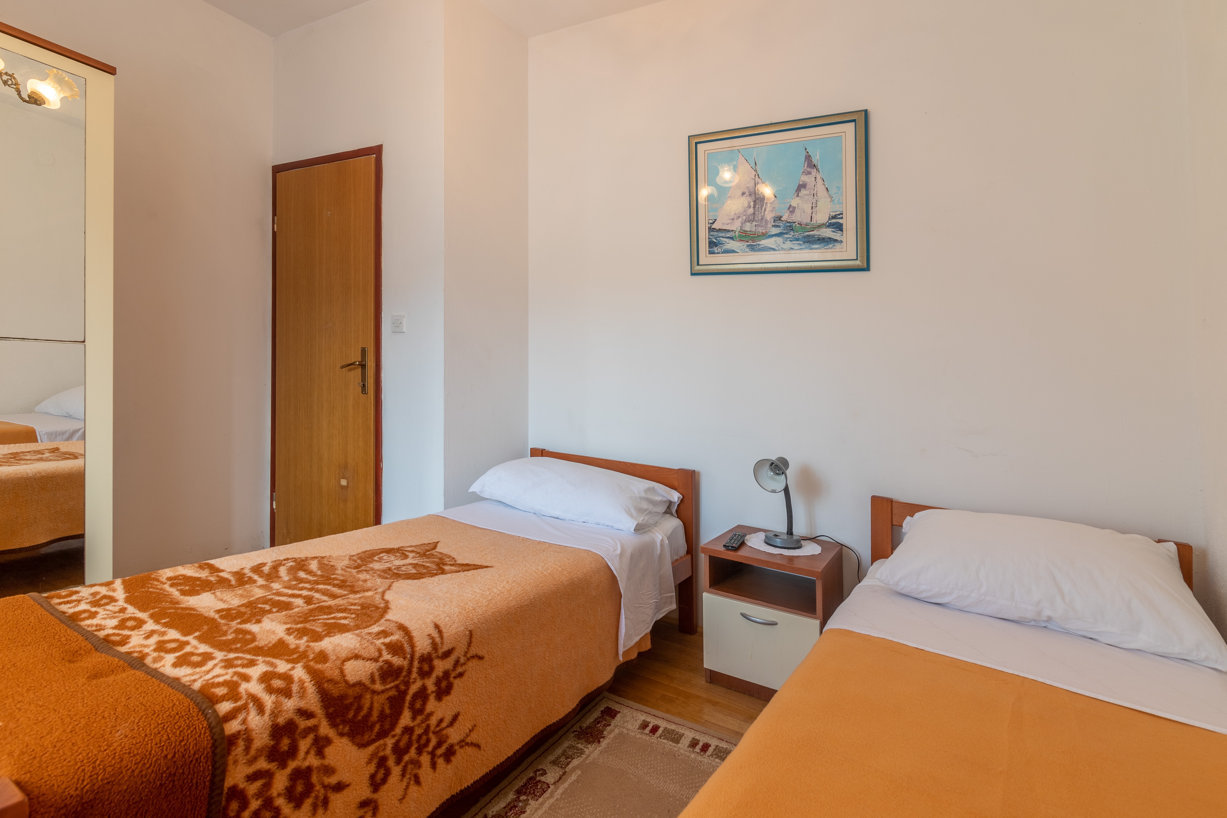 Three bedroom house with terrace and sea view Pučišća, Brač  K