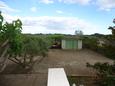 Parkiralište Gornje selo, Šolta, Parkiralište 14009 - Apartmani sa šljunčanom plažom.