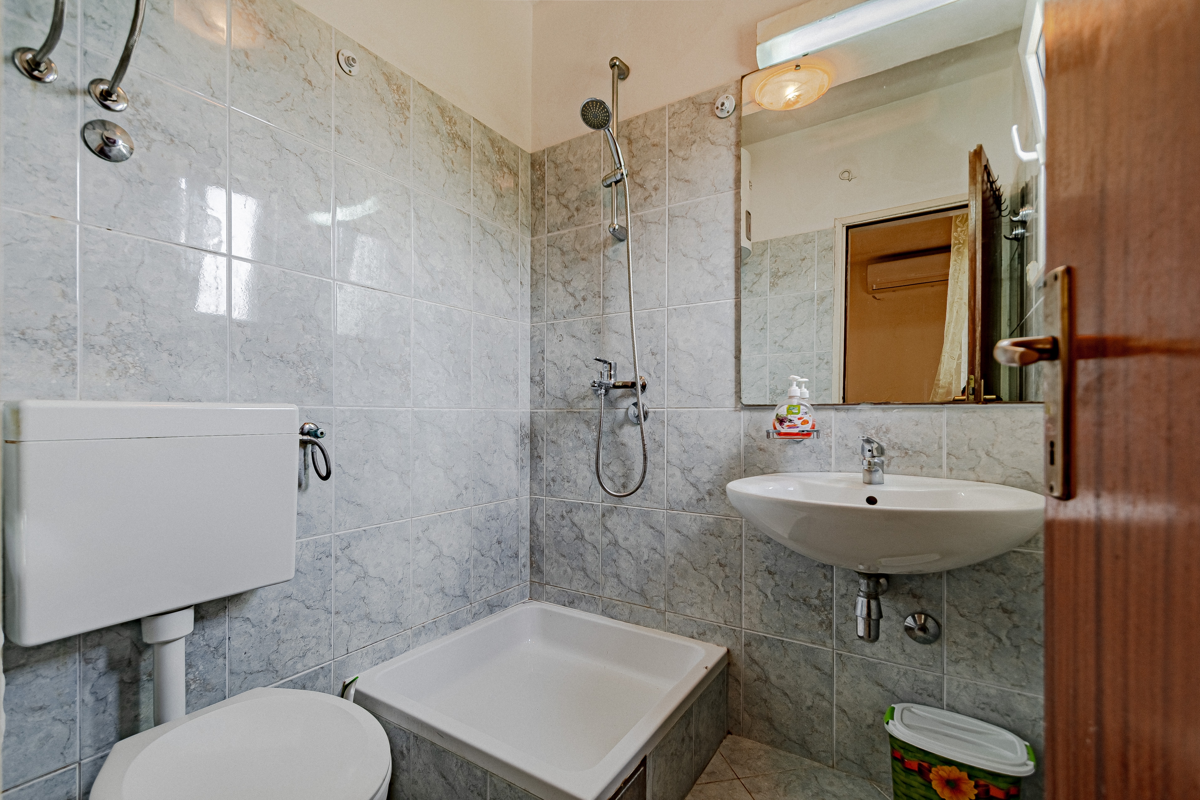 Two bedroom apartment with terrace and sea view Luka Dubrava, Pelješac  A-b