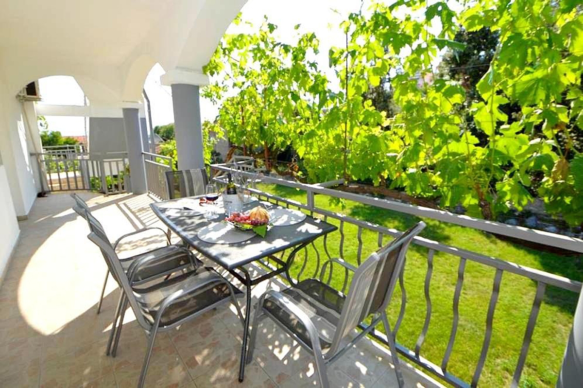 Two bedroom apartment with terrace Pakoštane, Biograd (A-14054-c) Two bedroom apartment with terrace Pakoštane, Biograd (A-14054-c)