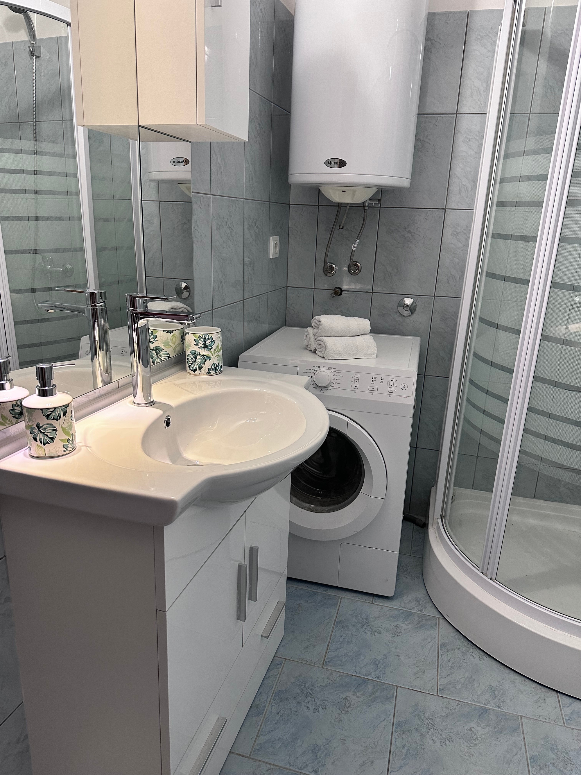 Two bedroom apartment with terrace Lopar, Rab  A-a
