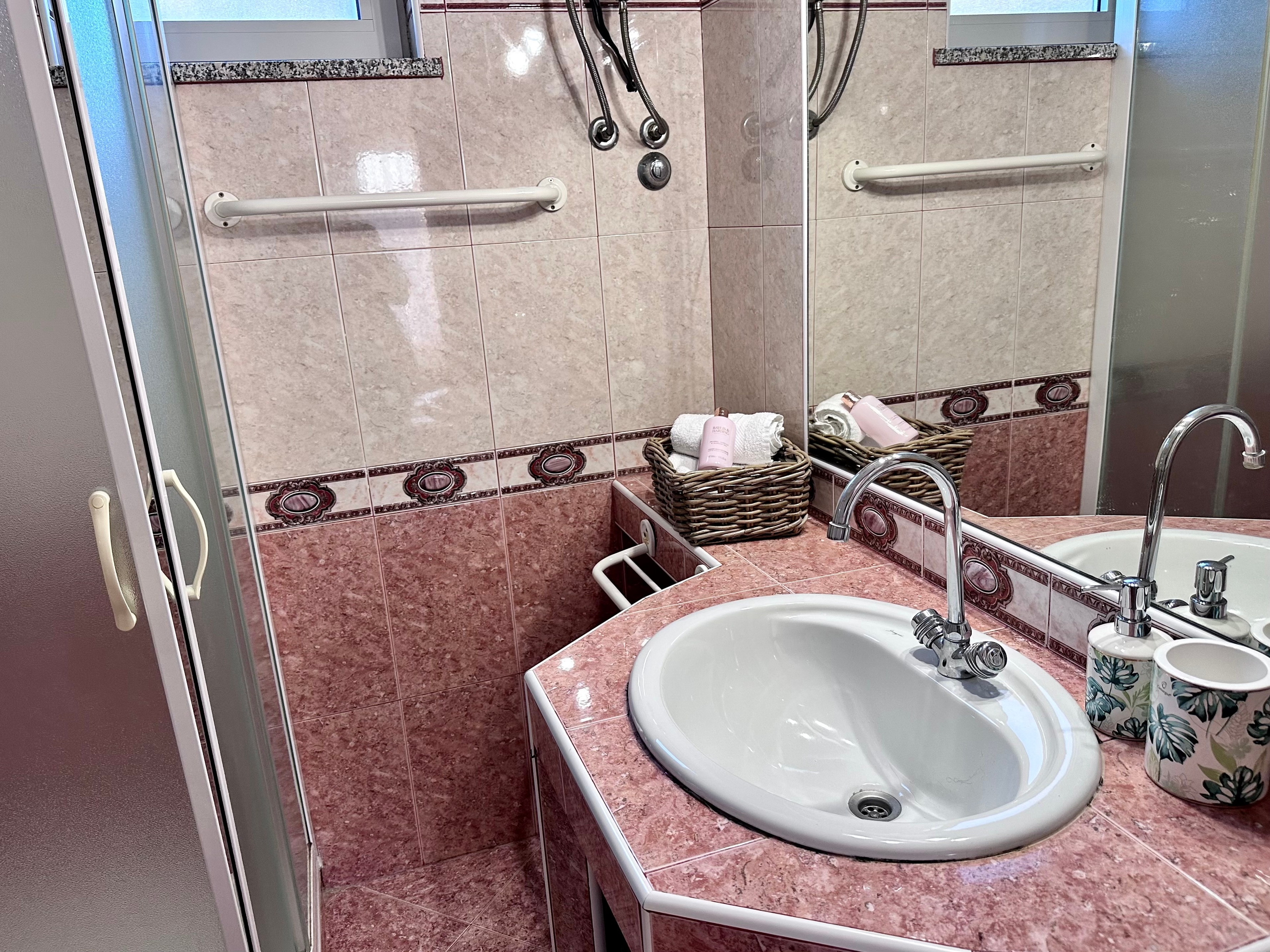 Two bedroom apartment with terrace Lopar, Rab  A-b