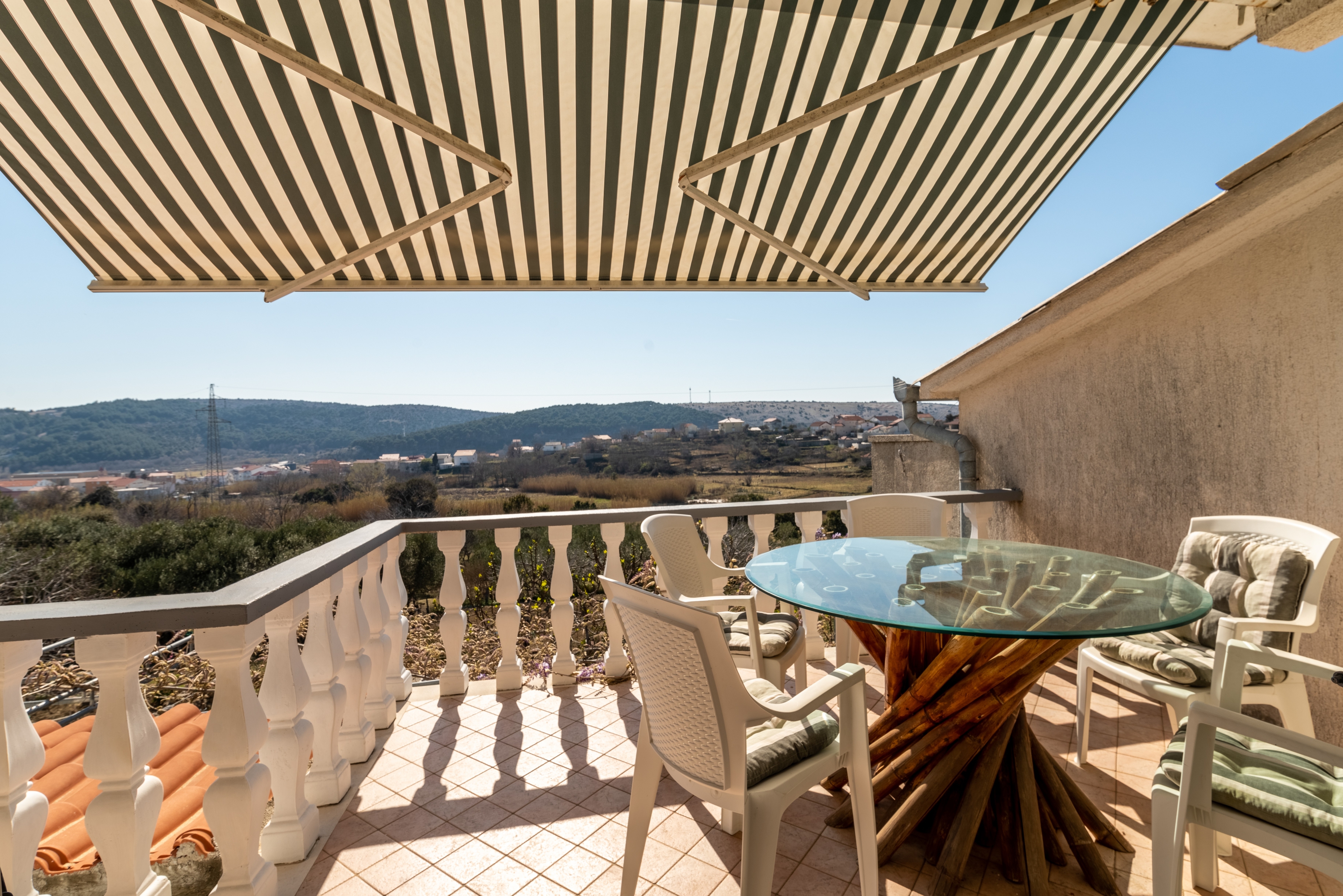 Two bedroom apartment with terrace Lopar, Rab  A-b