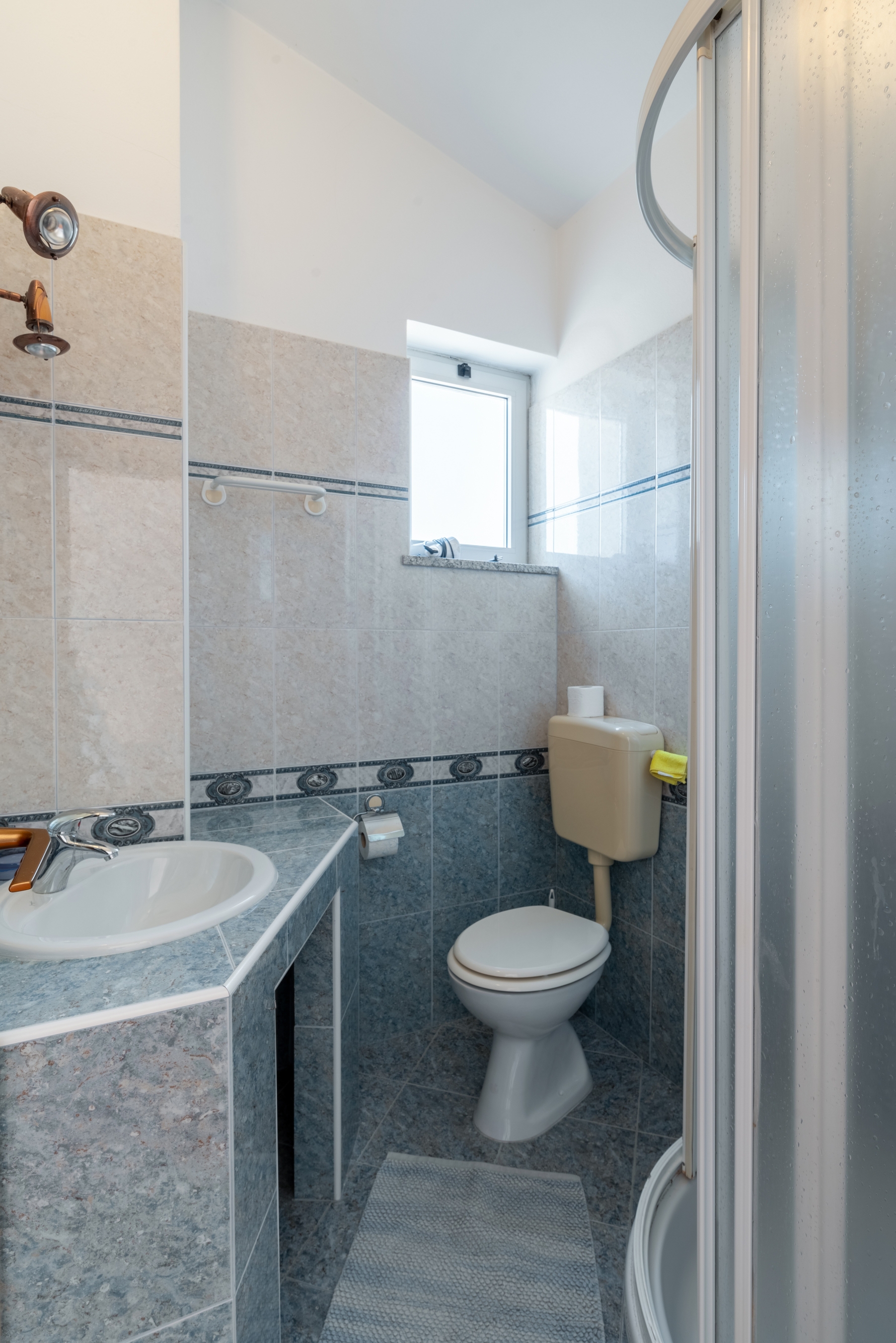 Two bedroom apartment with balcony and sea view Lopar, Rab  A-c