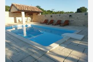 Maison pour la famille avec la piscine Popovici, Zagora - 14074