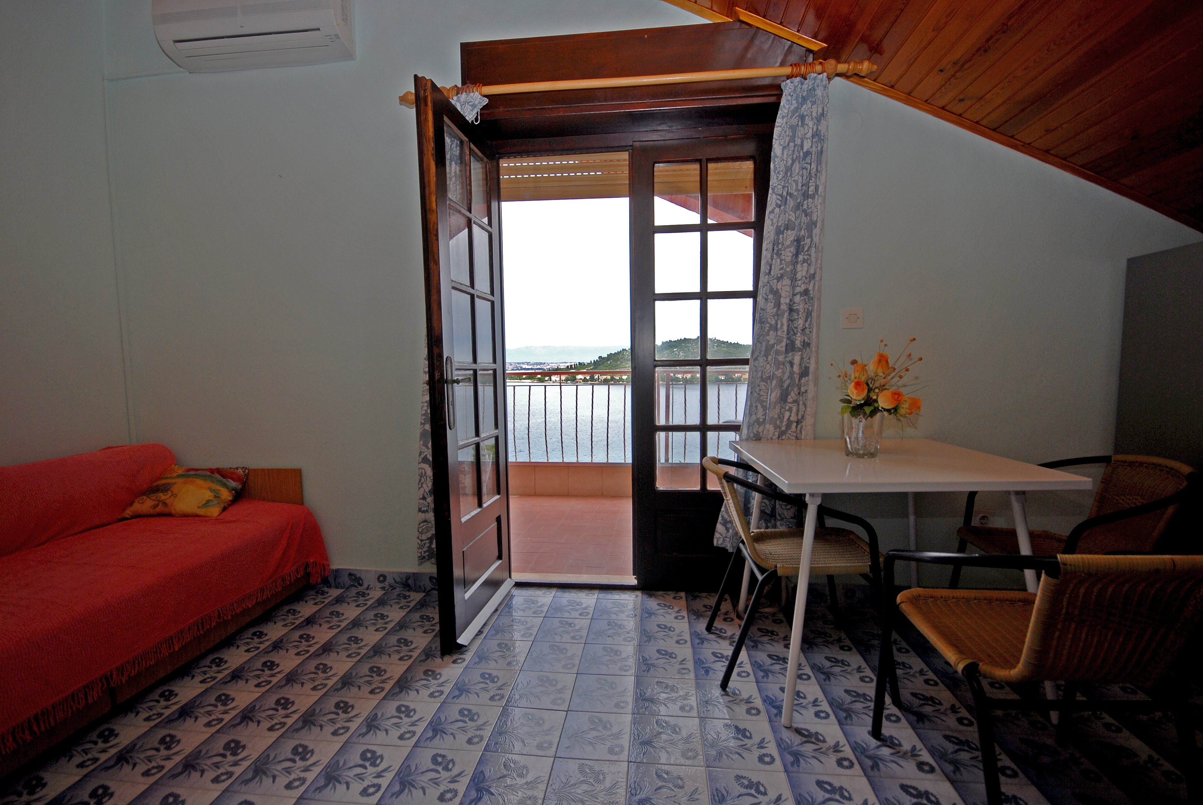 Two bedroom apartment with balcony and sea view Kali, Ugljan (A-14083-a)