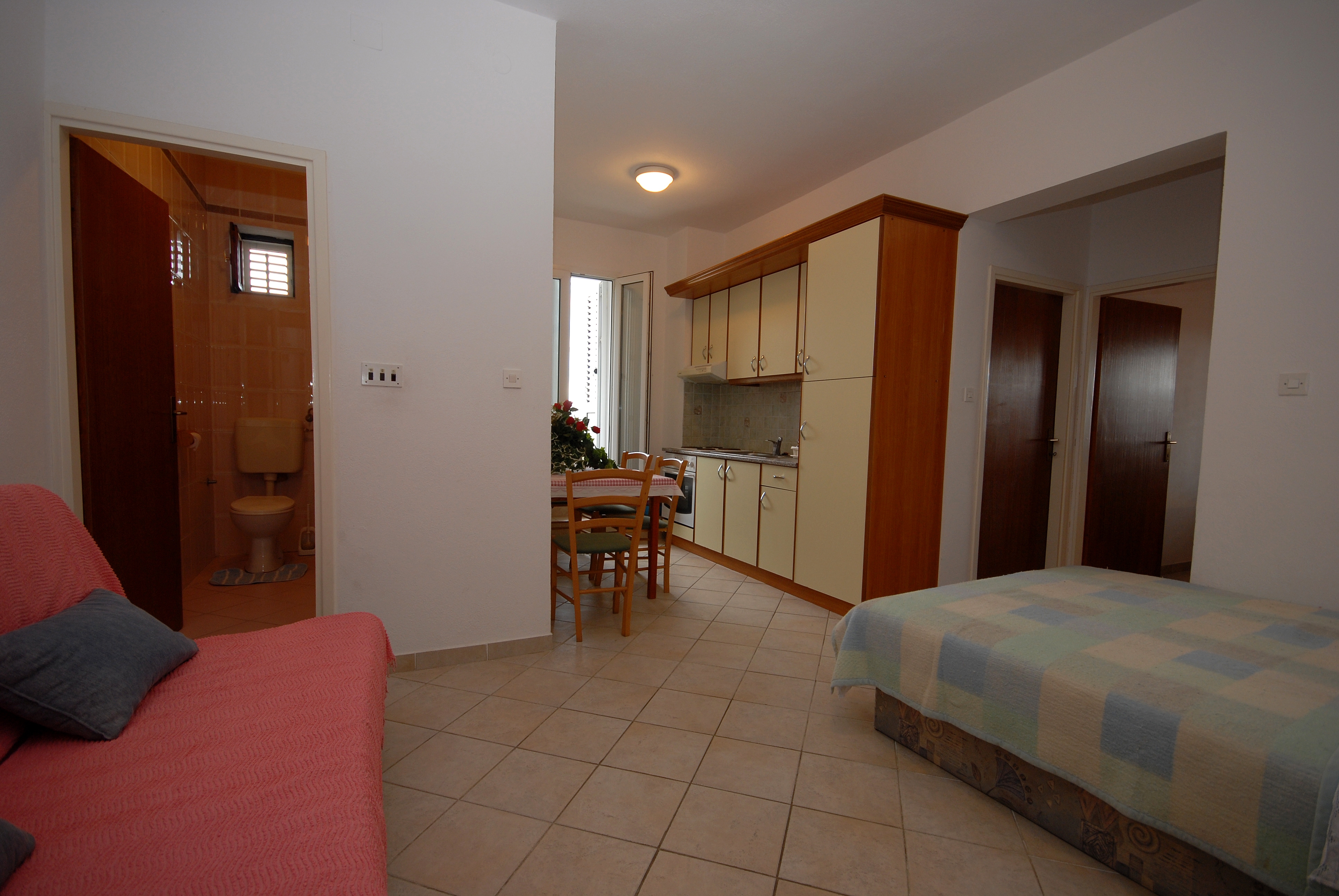 Two bedroom apartment with balcony and sea view Kali, Ugljan (A-14083-c) Two bedroom apartment with balcony and sea view Kali, Ugljan (A-14083-c)