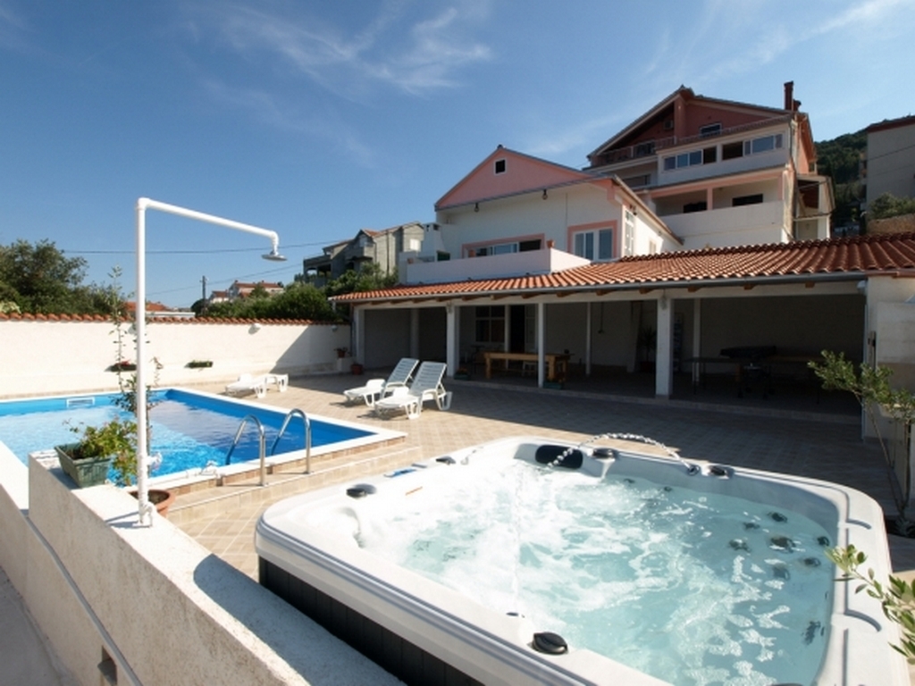 Two bedroom apartment with balcony Kali, Ugljan (A-14083-b)