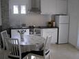 Pičena, Cocina in the house, (pet friendly).