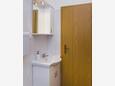 Žuronja, Bathroom in the studio-apartment, WiFi.