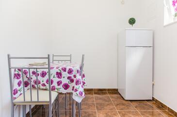 Žuronja, Dining room in the studio-apartment, WiFi.