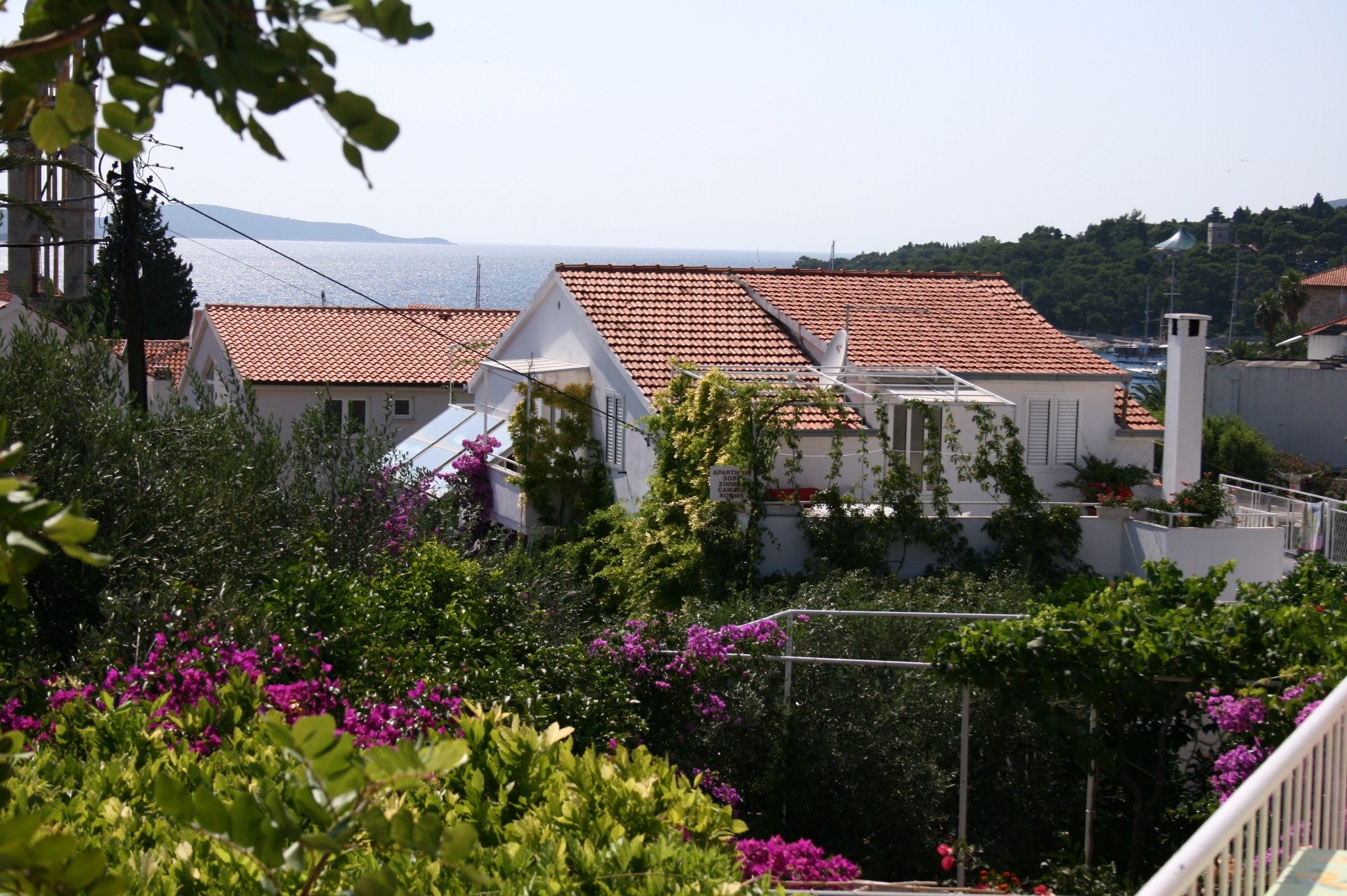 Two bedroom apartment with balcony Hvar  A-a