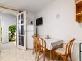Dining room Kavran, Dining room in the studio-apartment, (pet friendly) and WiFi.