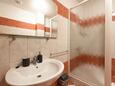 Ванная комната 1 Starigrad, Ванная комната 1 в размещении типа apartment, WiFi.