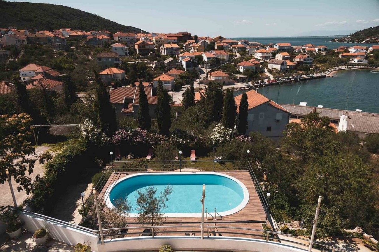 Two bedroom apartment with terrace and sea view Kali, Ugljan  A-a