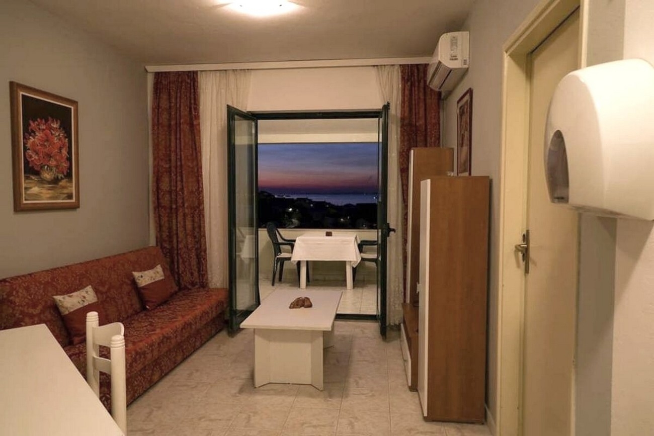 One bedroom apartment with balcony and sea view Kali, Ugljan  A-b