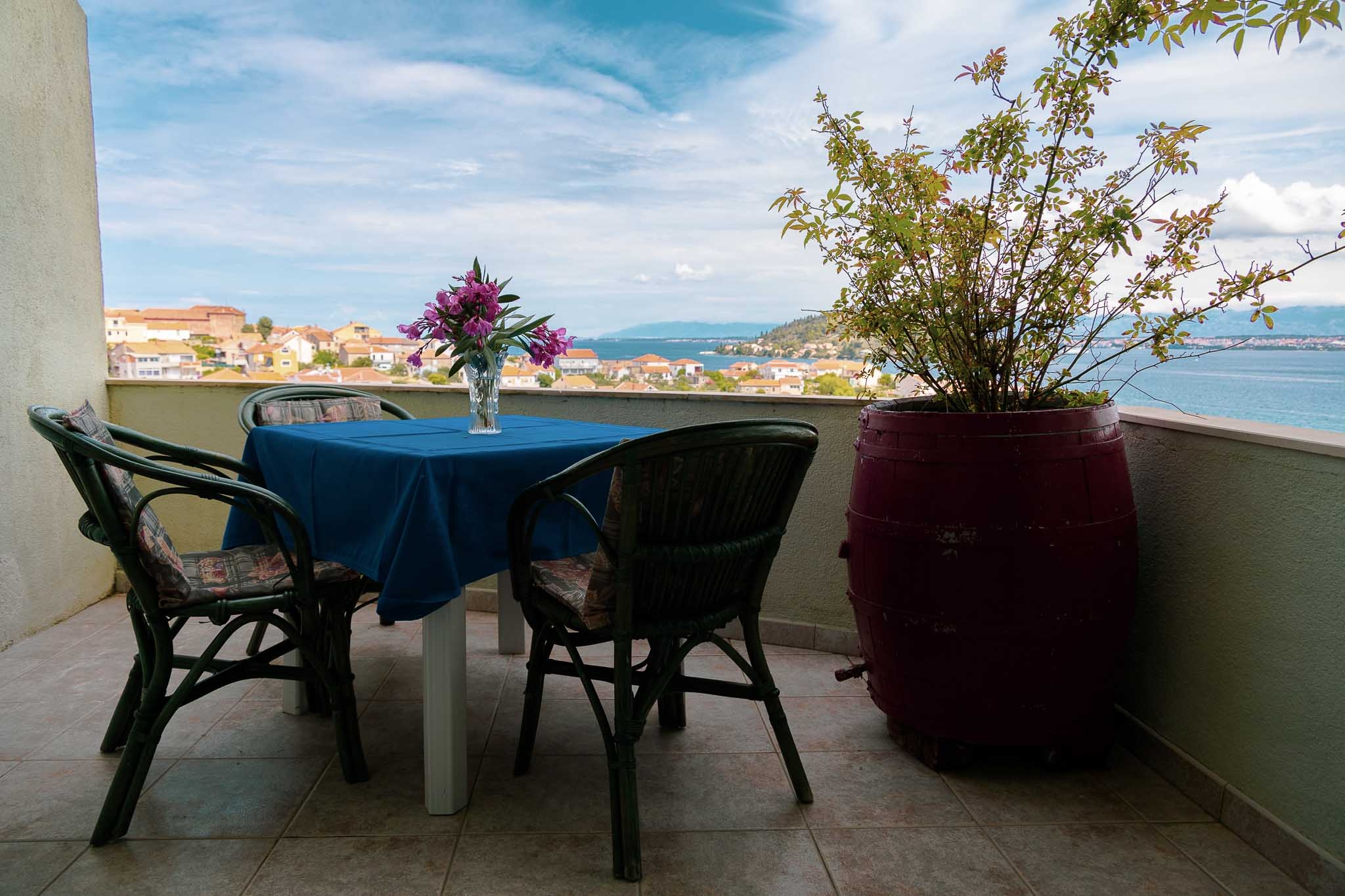 One bedroom apartment with balcony and sea view Kali, Ugljan  A-c
