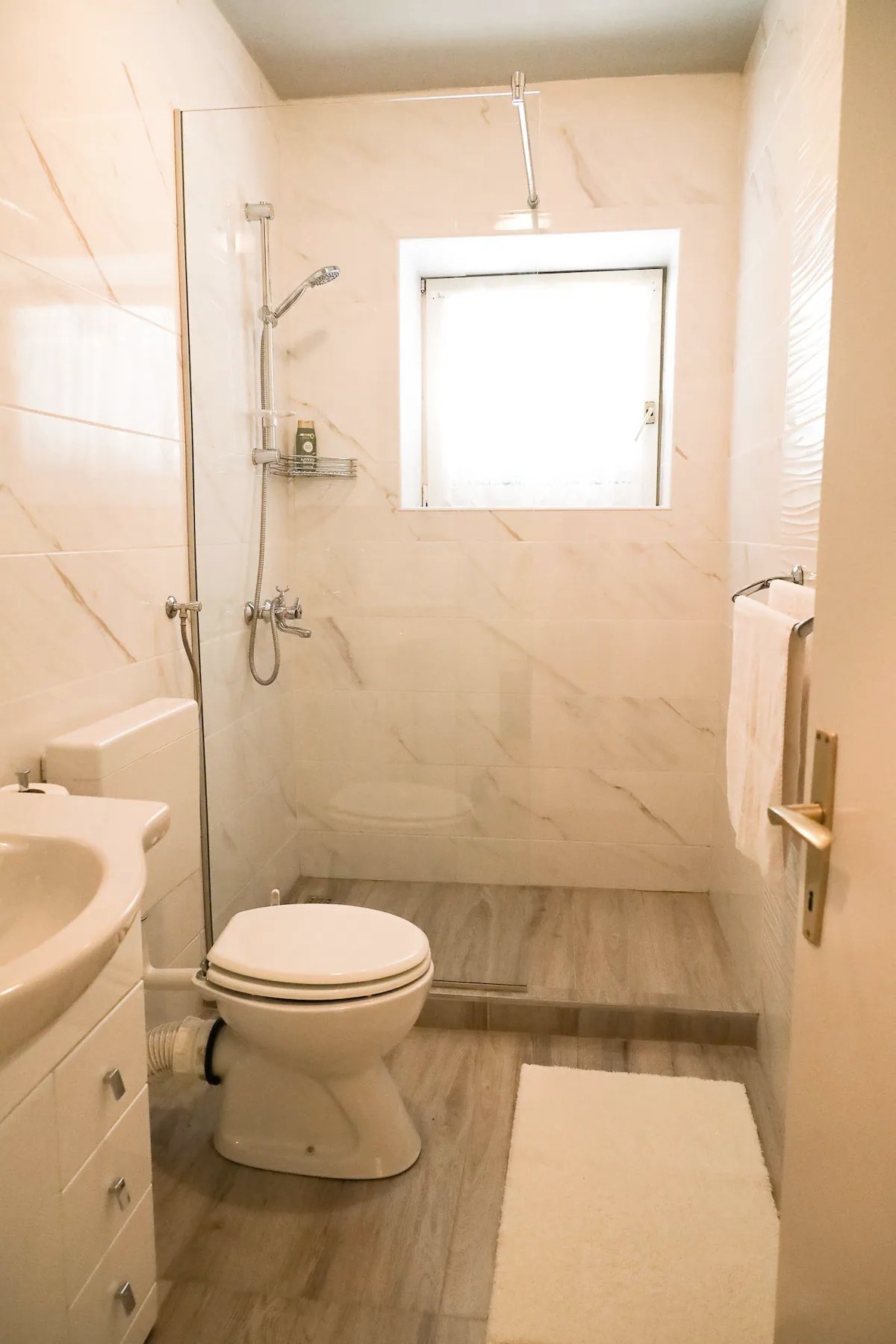 Two bedroom apartment with balcony and sea view Kali, Ugljan  A-d