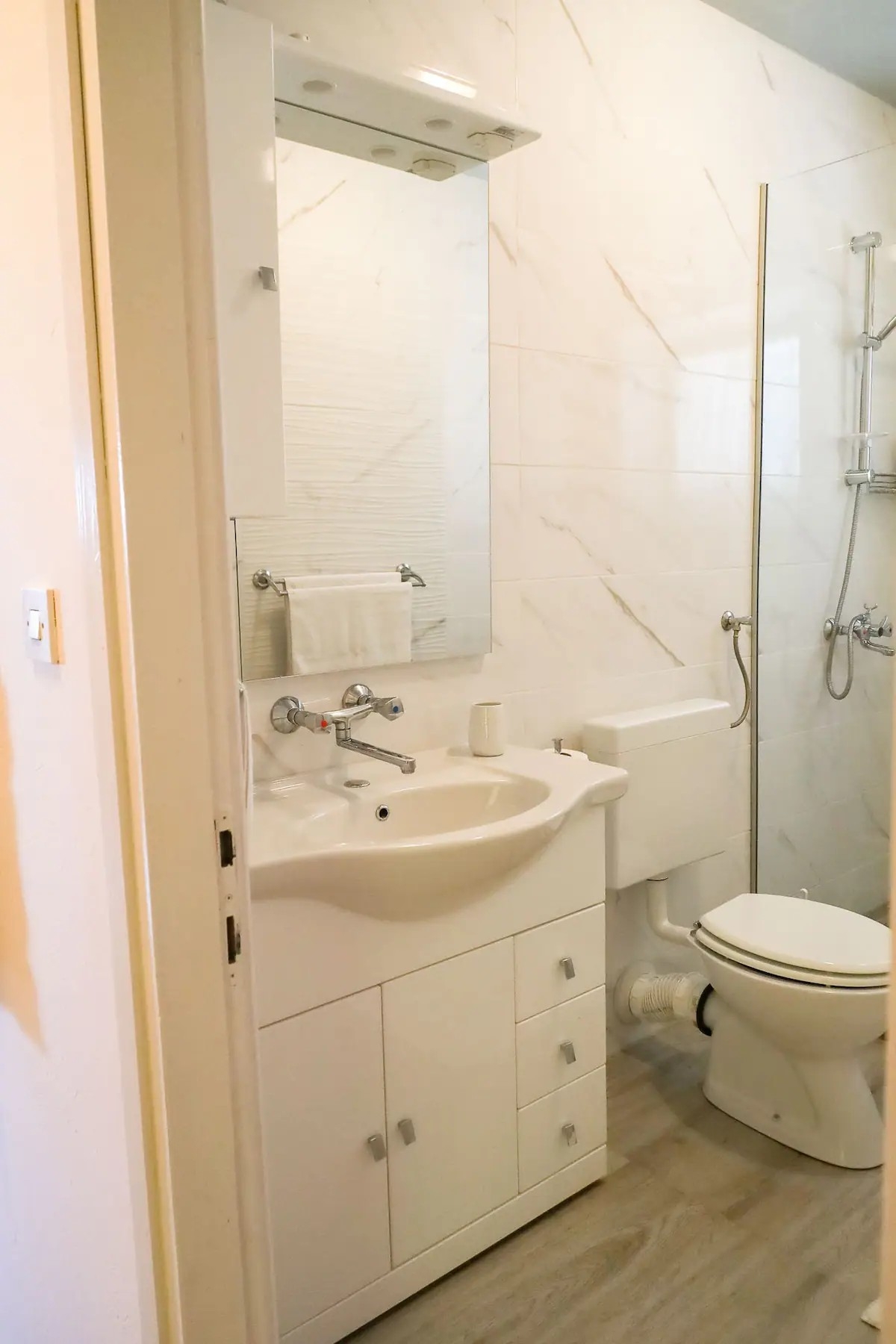 Two bedroom apartment with balcony and sea view Kali, Ugljan  A-d
