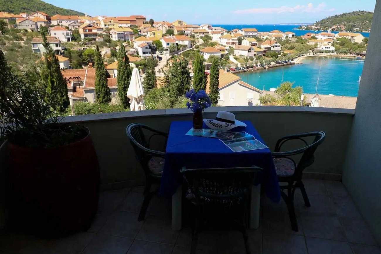 One bedroom apartment with balcony and sea view Kali, Ugljan  A-e