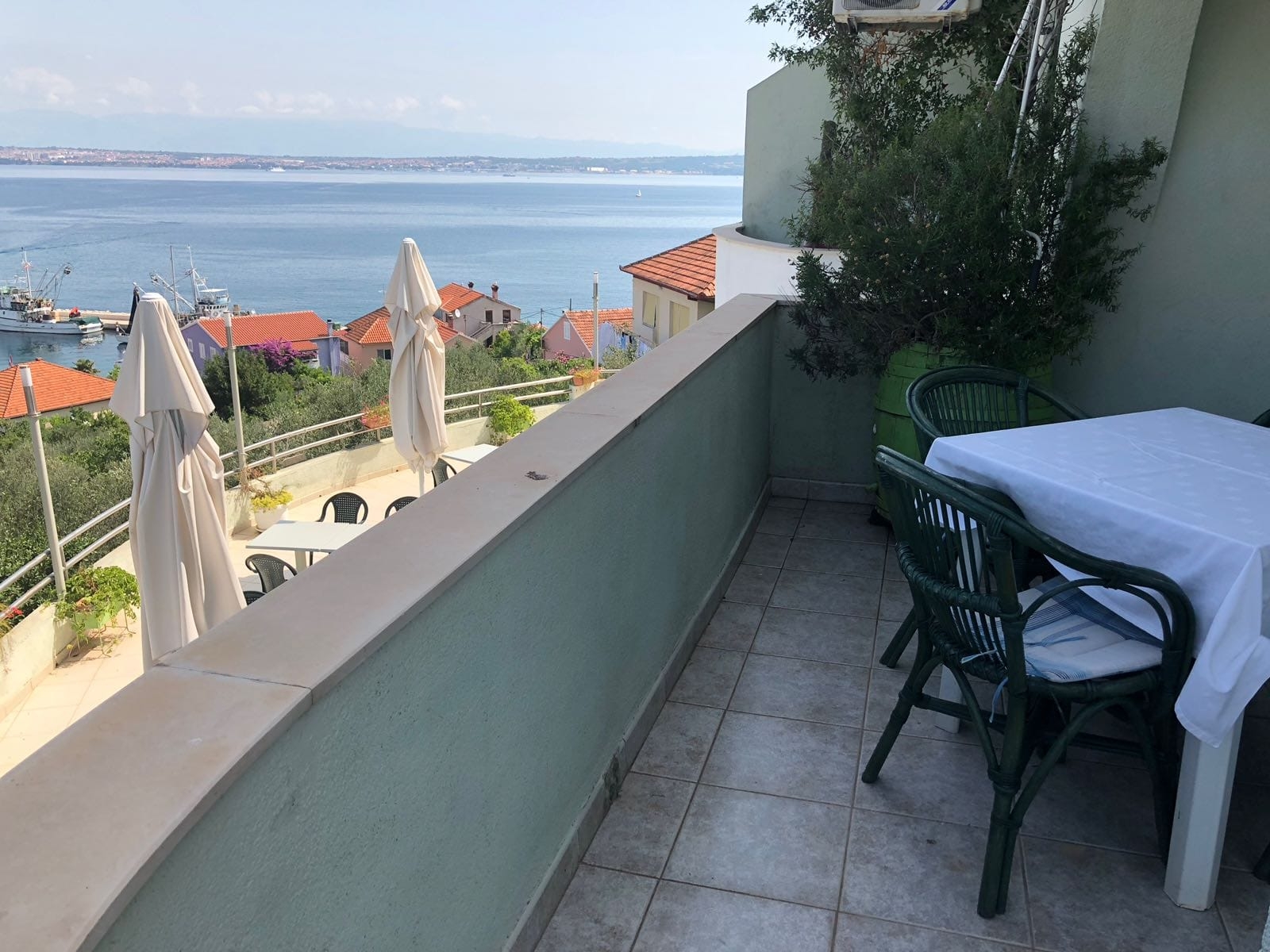 Two bedroom apartment with balcony and sea view Kali, Ugljan  A-f