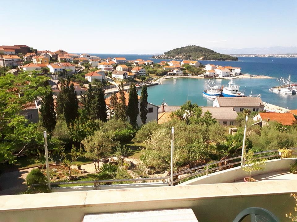 Two bedroom apartment with balcony and sea view Kali, Ugljan  A-f