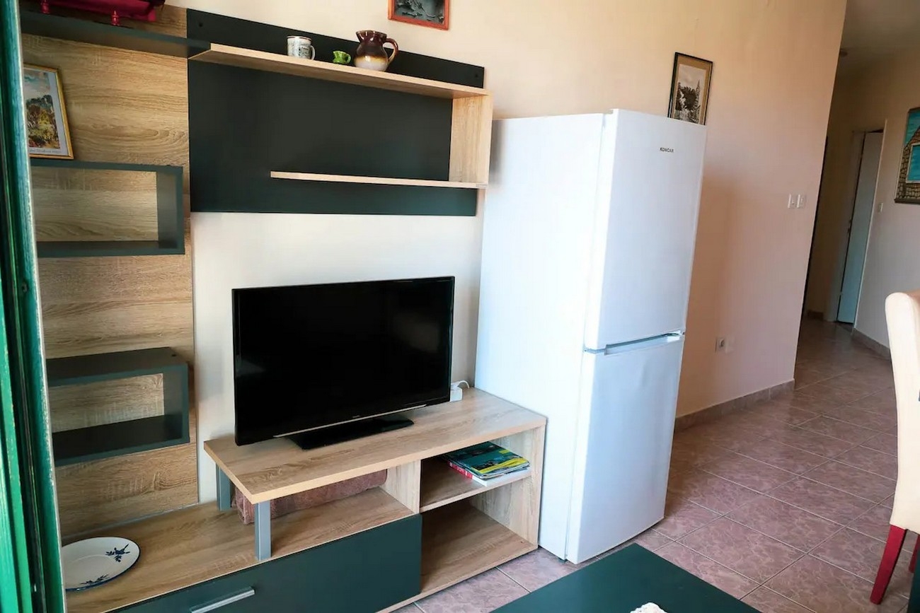 Two bedroom apartment with balcony and sea view Kali, Ugljan  A-f