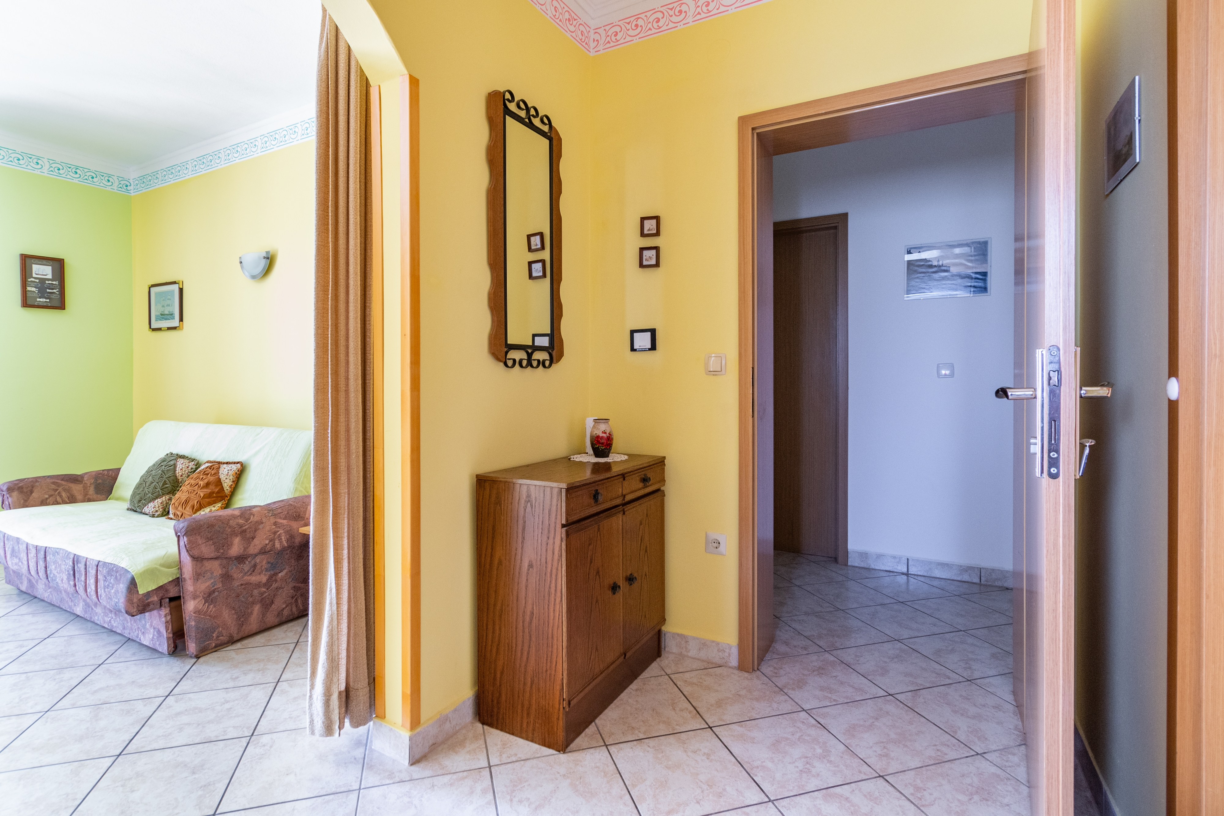 One bedroom apartment with terrace and sea view Rab  A-a
