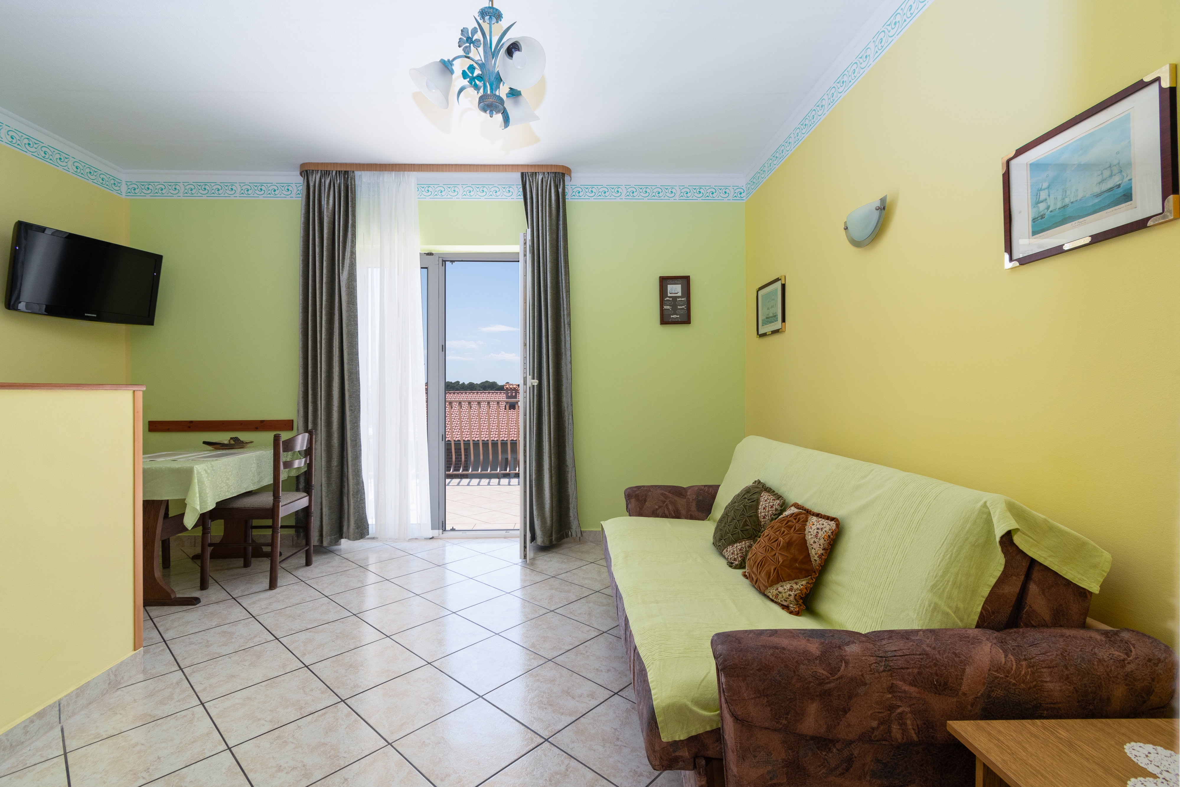 One bedroom apartment with terrace and sea view Rab (A-14120-a)