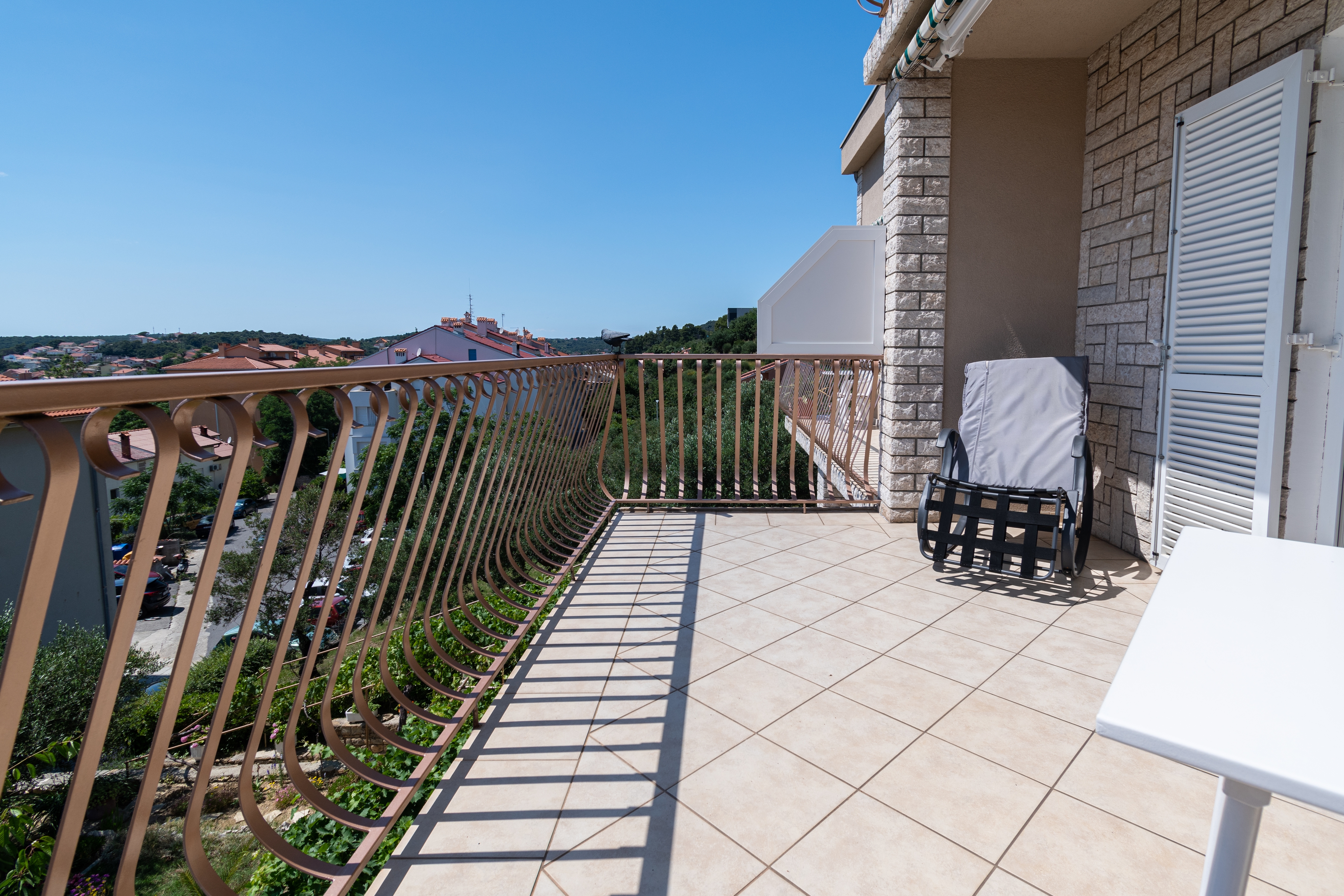 One bedroom apartment with terrace and sea view Rab  A-a
