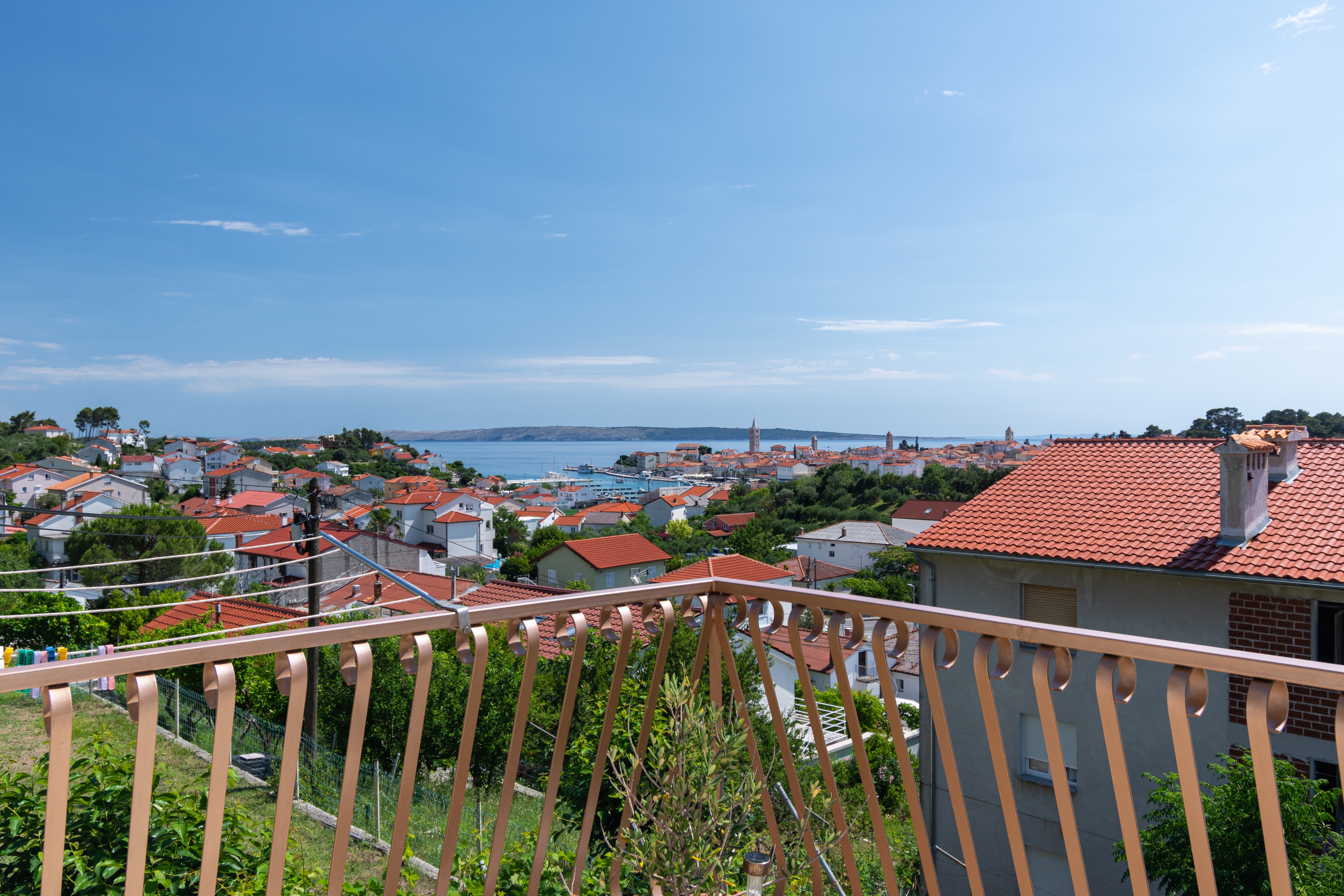 One bedroom apartment with terrace and sea view Rab  A-a