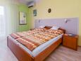 Ložnice Rab, Ložnice v ubytování typu studio-apartment, s klimatizací a WiFi.
