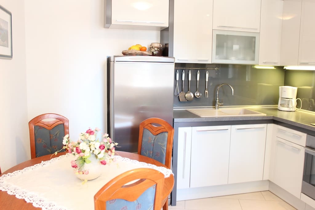One bedroom apartment with terrace Bol, Brač (A-14124-a)