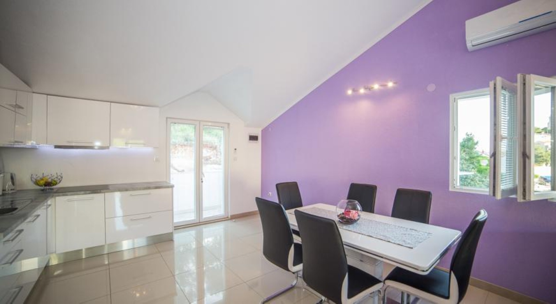 One bedroom apartment with balcony and sea view Povlja, Brač  A-a